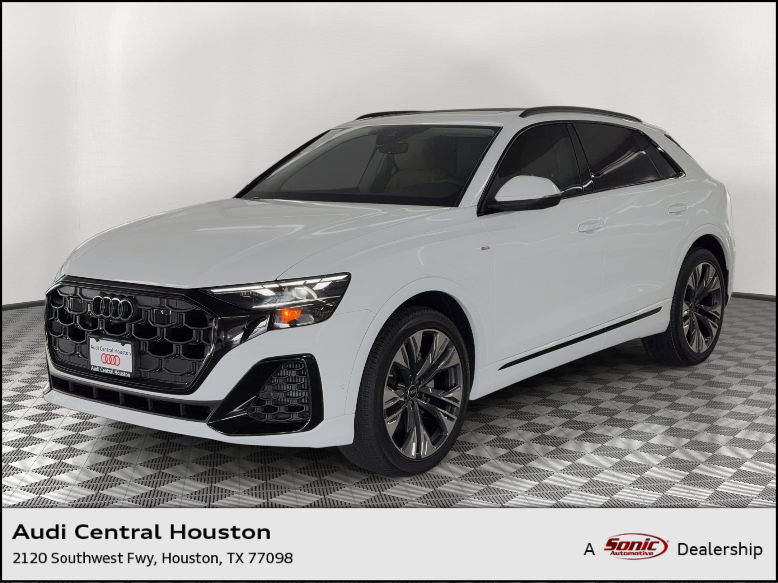 2026 Audi Q8 55 Premium Plus quattro Tiptonic's photo