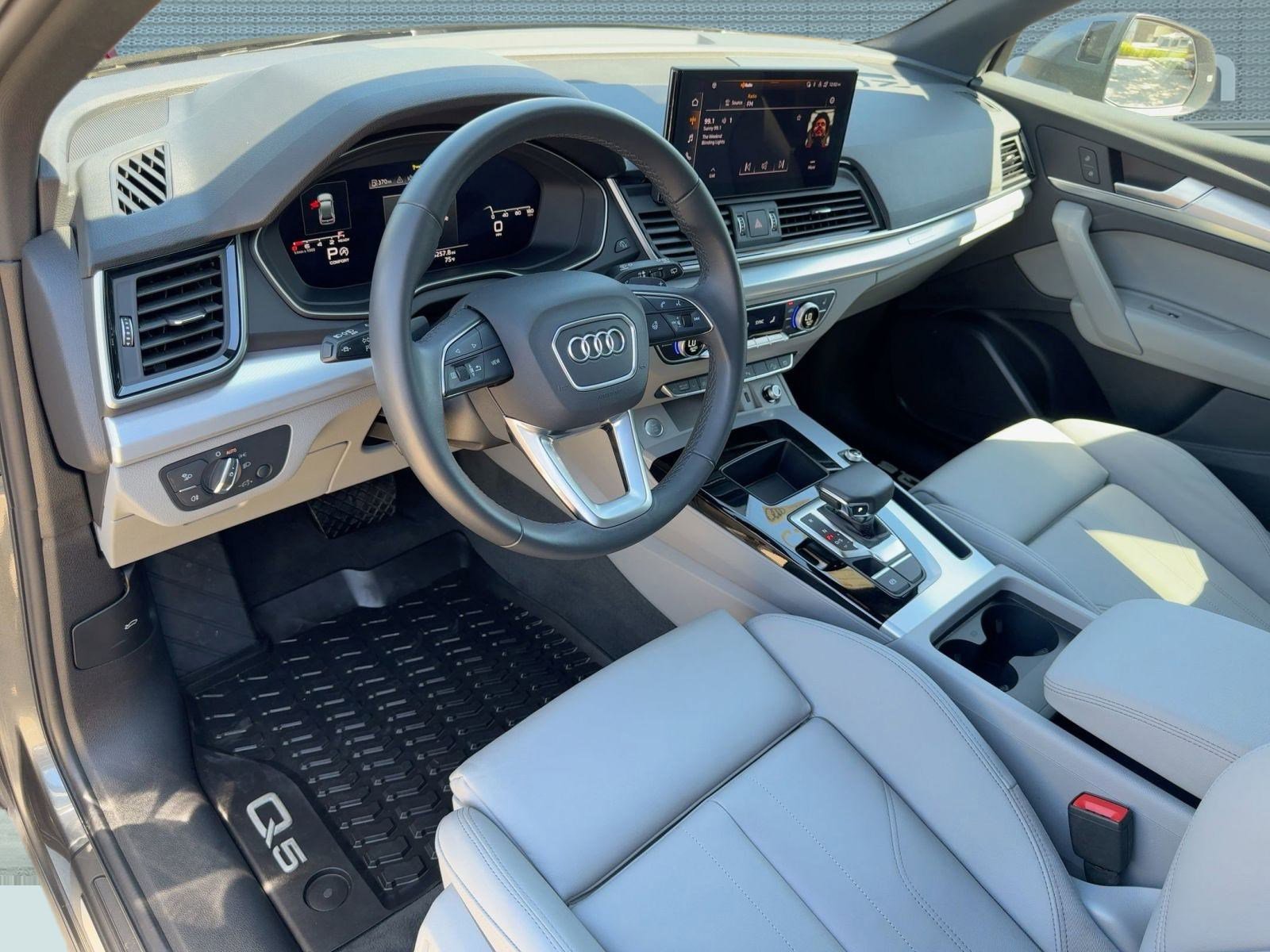 2025 Audi Q5 S line Premium photo 4