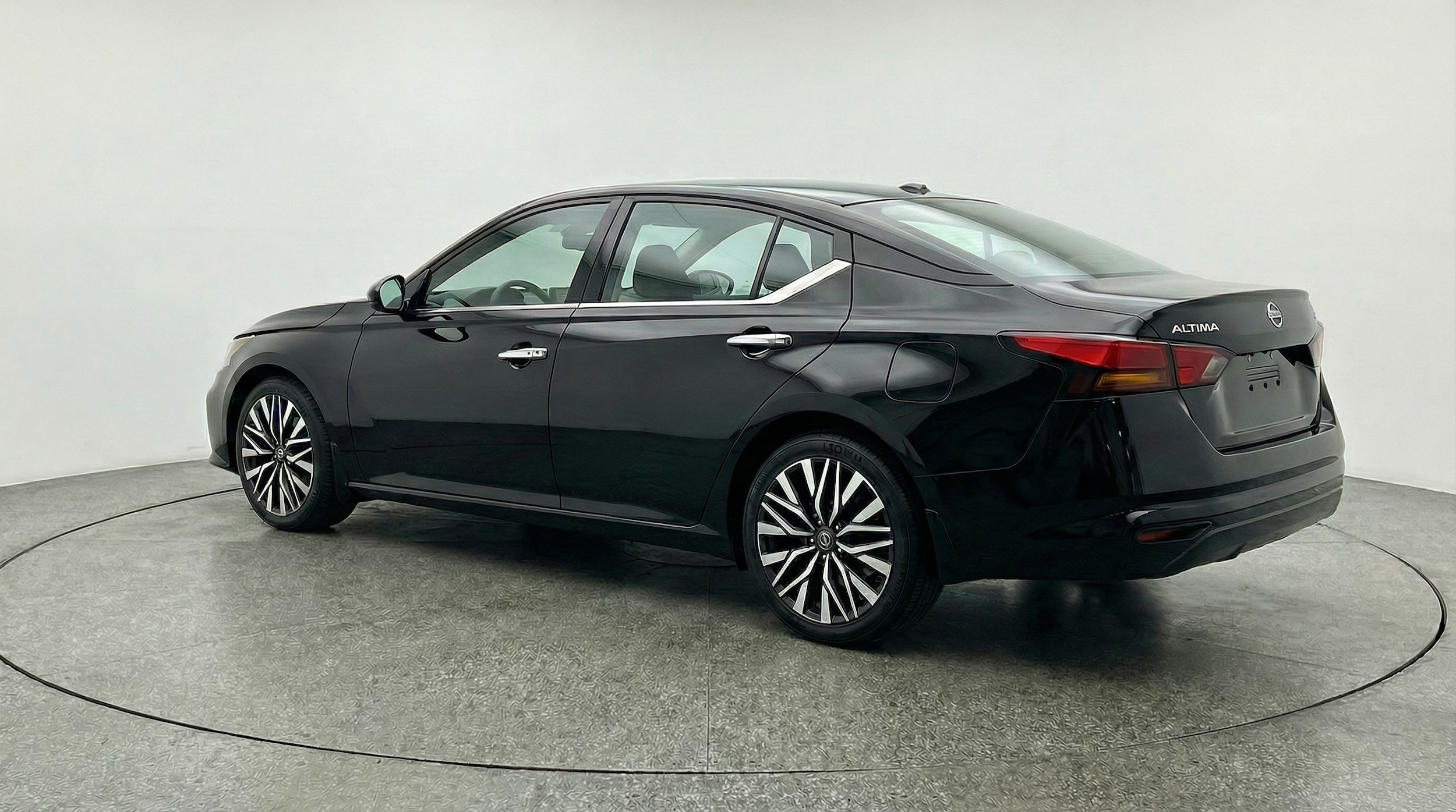 Thumbnail: 2025 Nissan Altima - 5