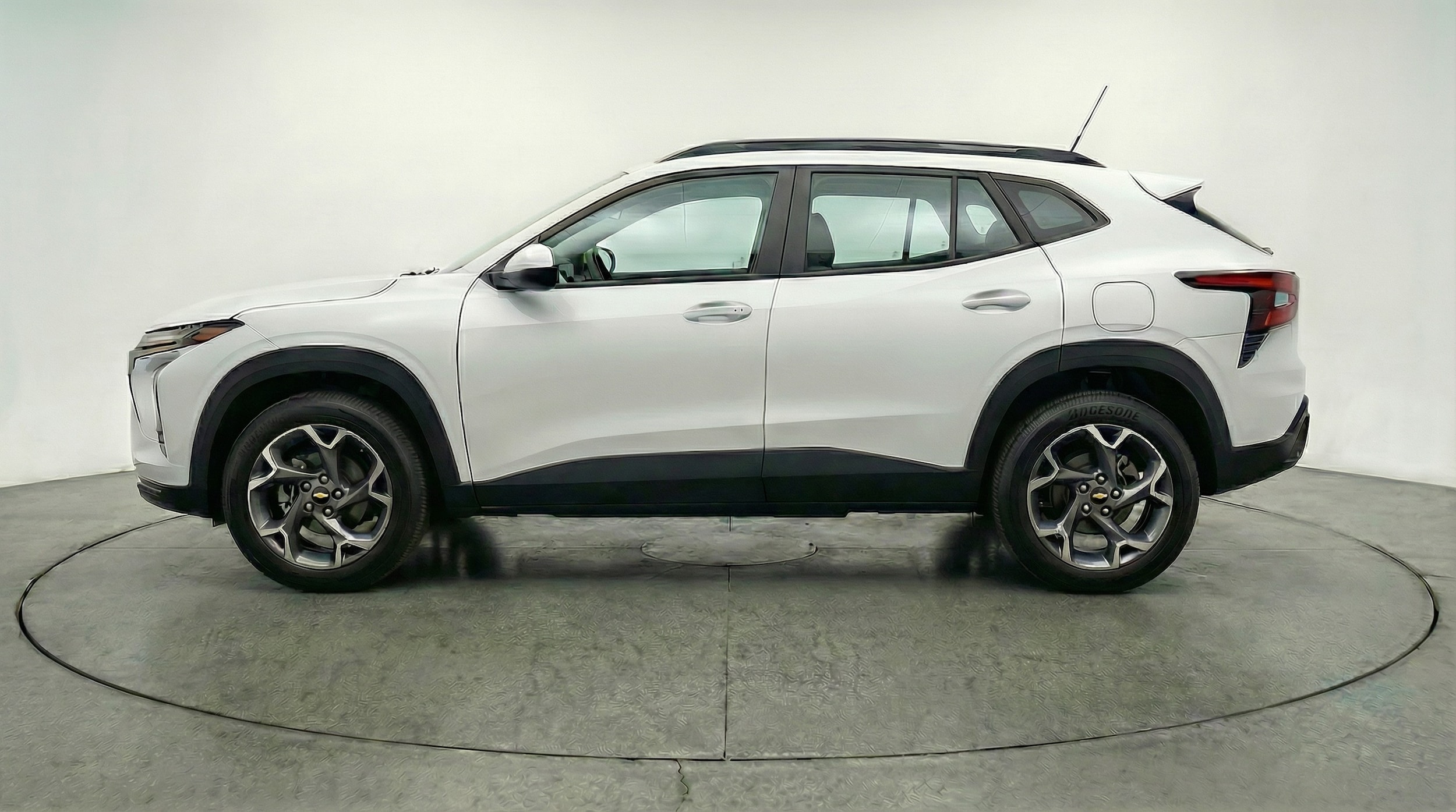 Thumbnail: 2025 Chevrolet Trax - 4