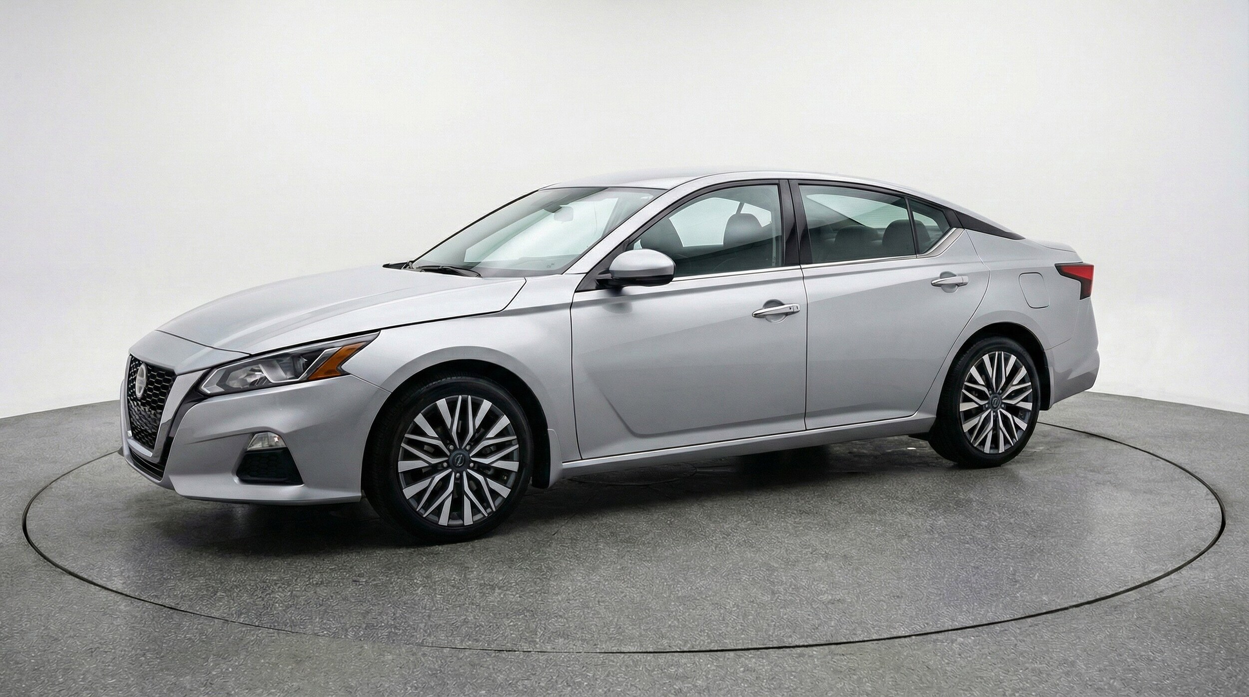 Thumbnail: 2025 Nissan Altima - 3