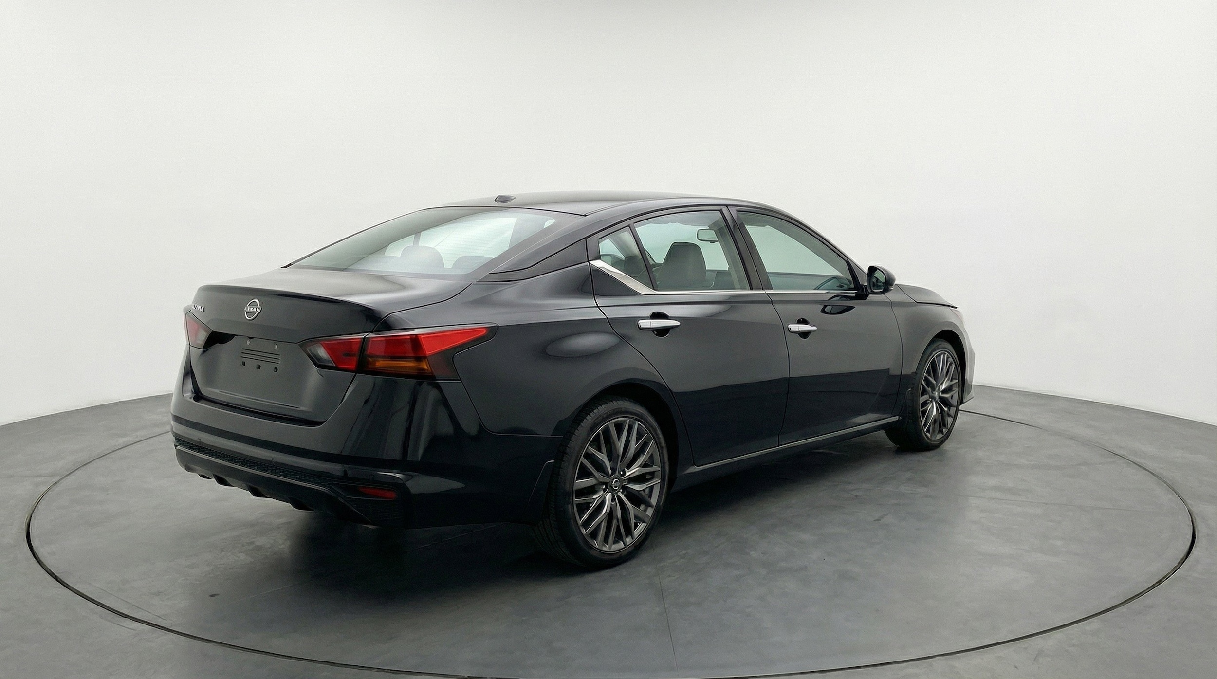 Thumbnail: 2025 Nissan Altima - 9