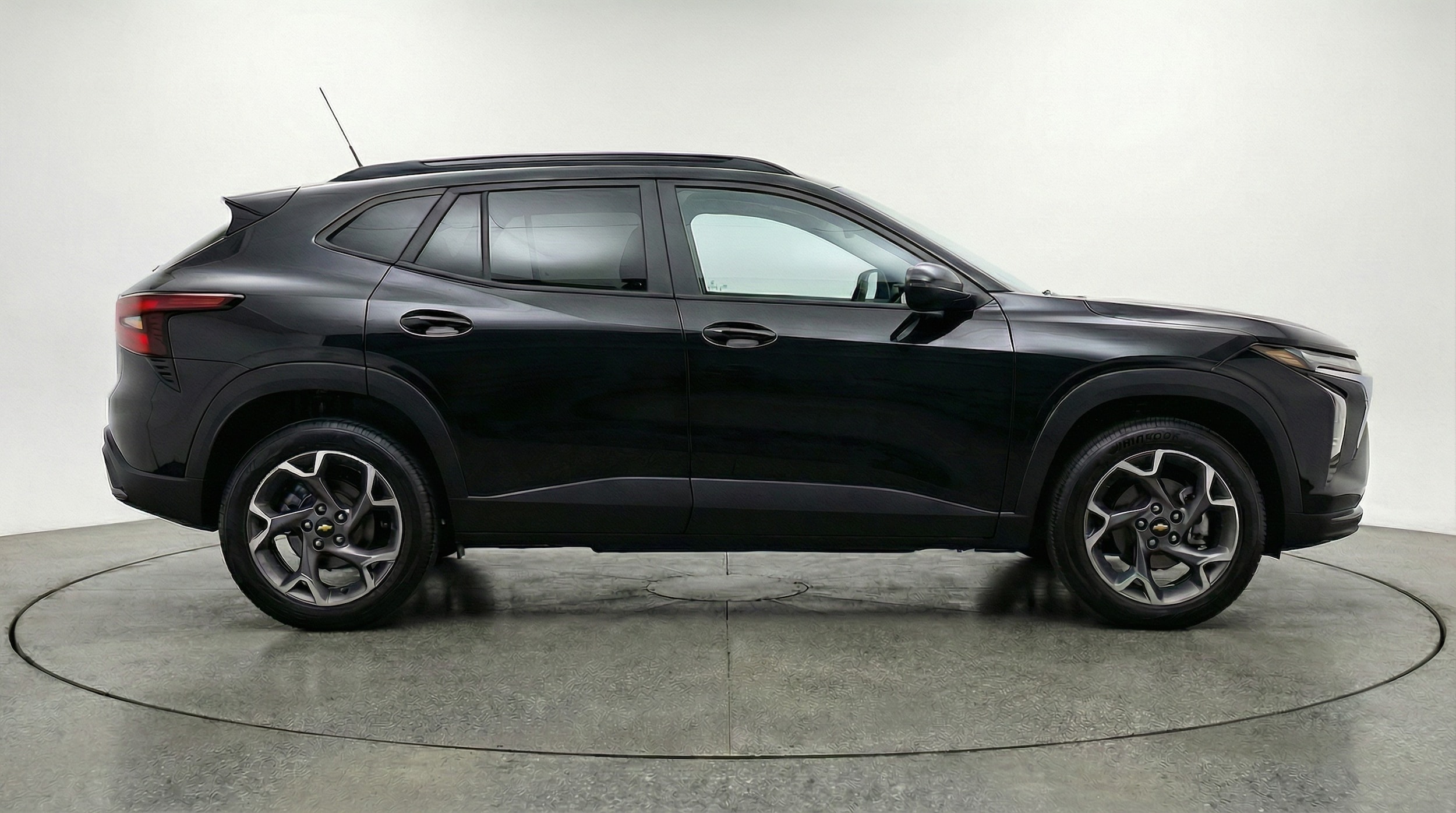 Thumbnail: 2025 Chevrolet Trax - 8