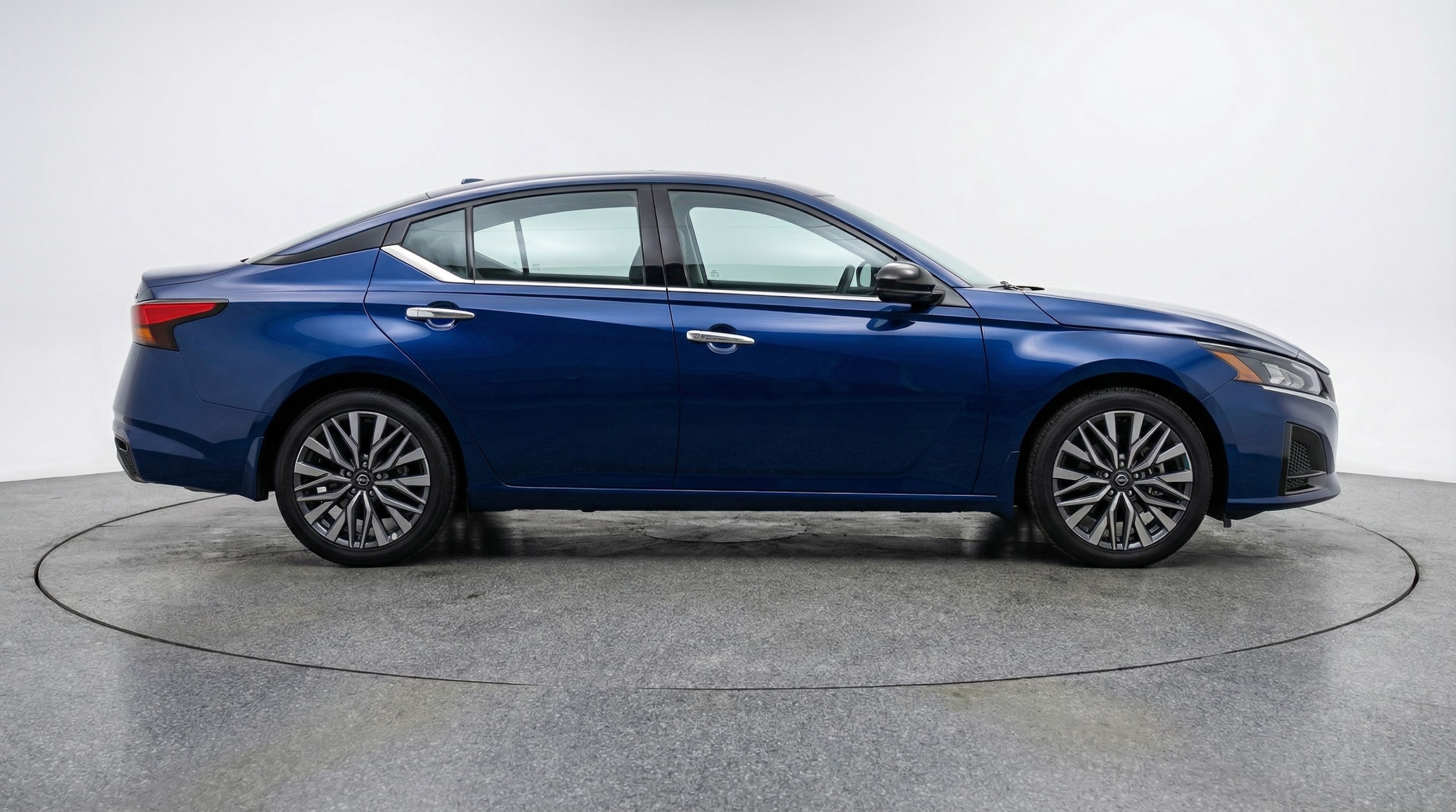 Thumbnail: 2025 Nissan Altima - 8