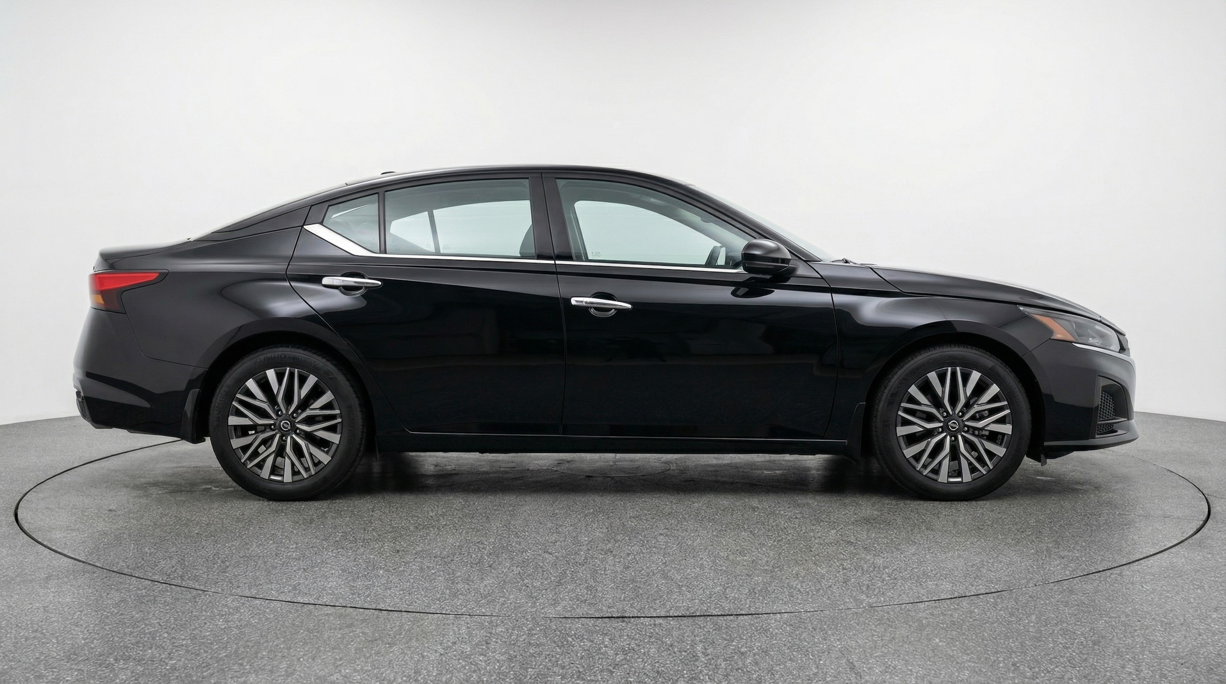 Thumbnail: 2025 Nissan Altima - 8