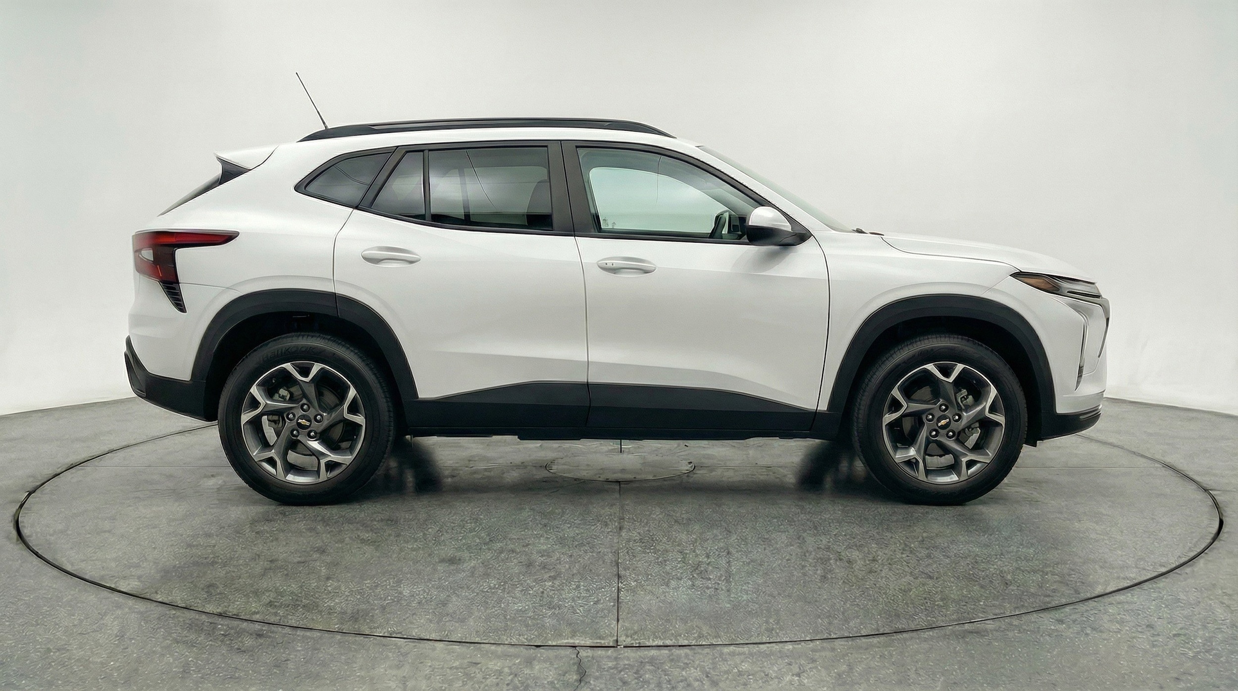 Thumbnail: 2025 Chevrolet Trax - 11