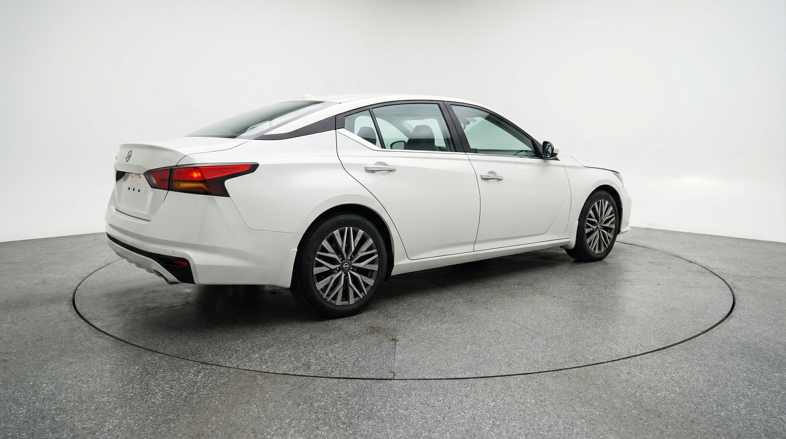 Thumbnail: 2025 Nissan Altima - 9