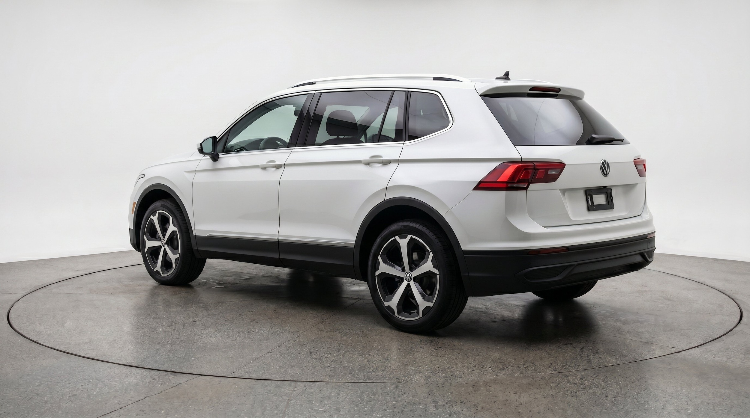 Thumbnail: 2026 Volkswagen Tiguan - 6