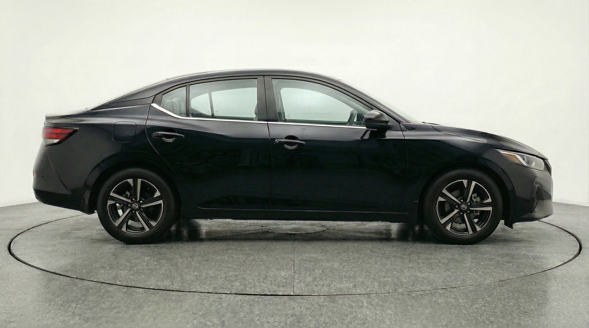 Thumbnail: 2025 Nissan Sentra - 11