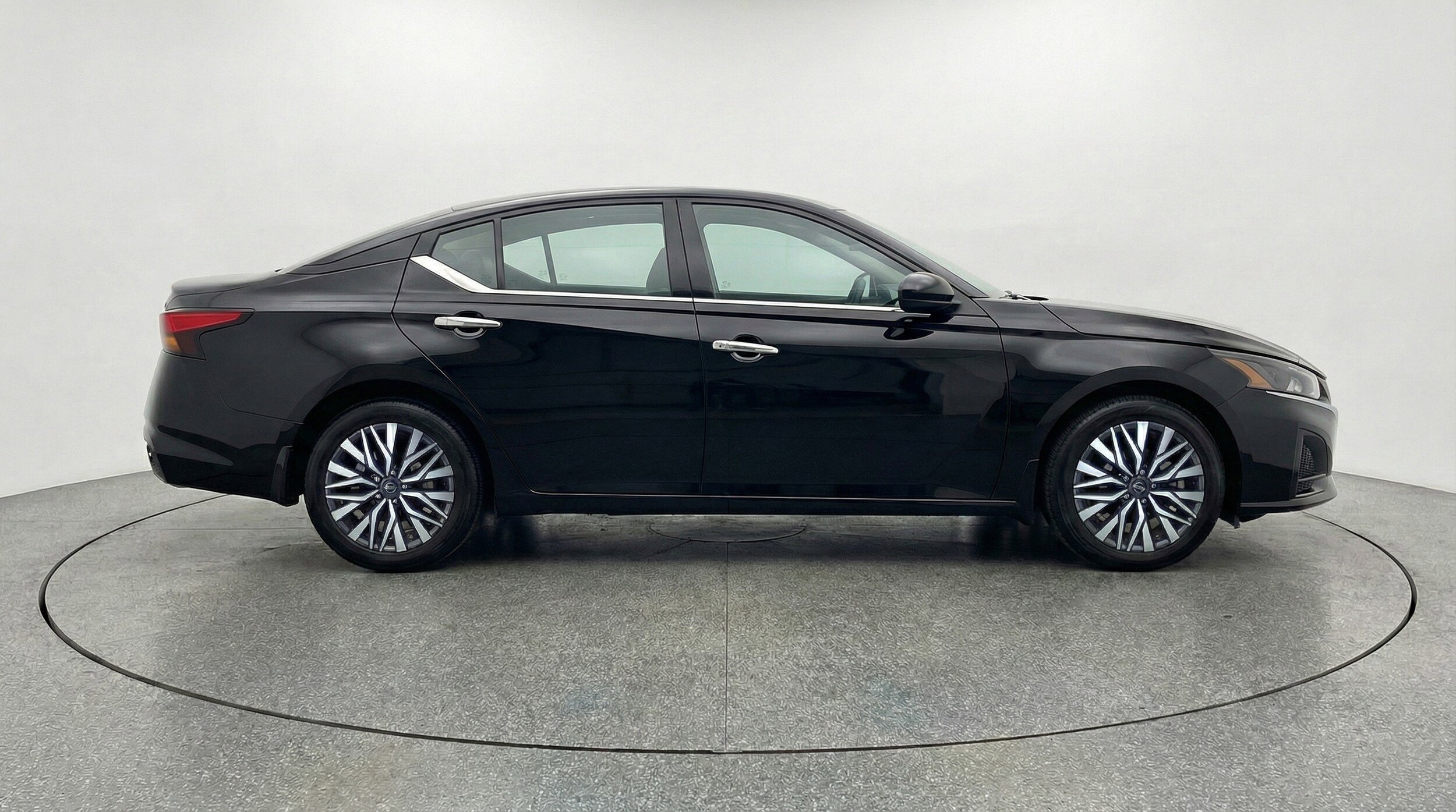 Thumbnail: 2025 Nissan Altima - 11