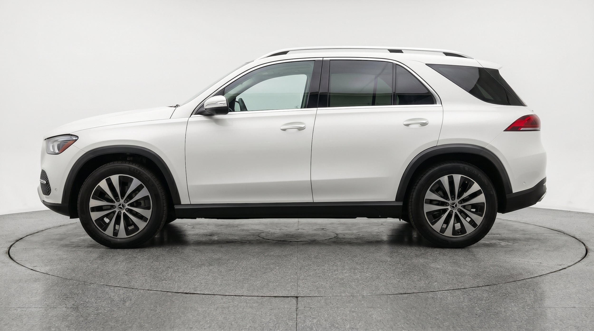 Thumbnail: 2026 Mercedes-Benz GLE - 5