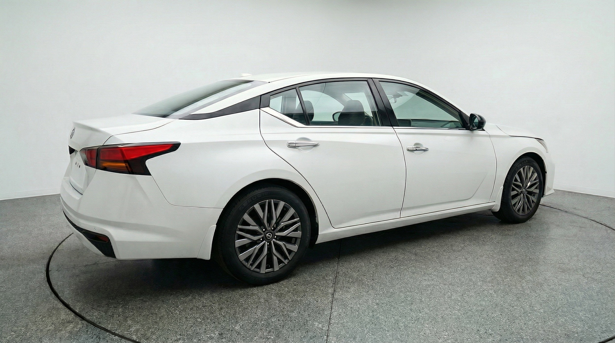 Thumbnail: 2025 Nissan Altima - 9