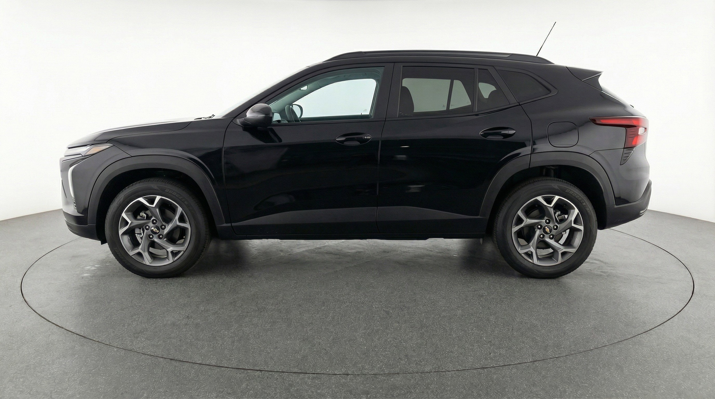 Thumbnail: 2025 Chevrolet Trax - 5