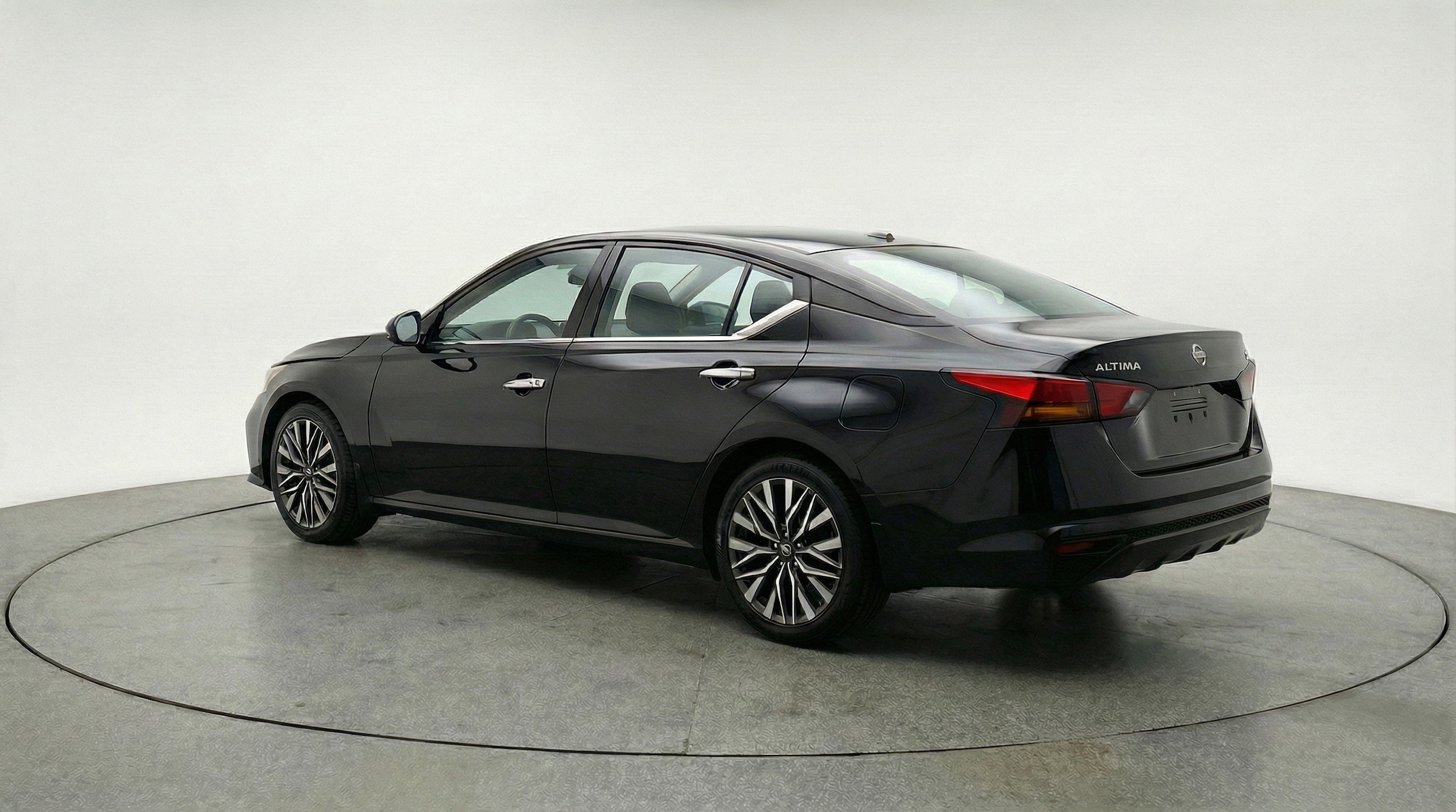 Thumbnail: 2025 Nissan Altima - 6