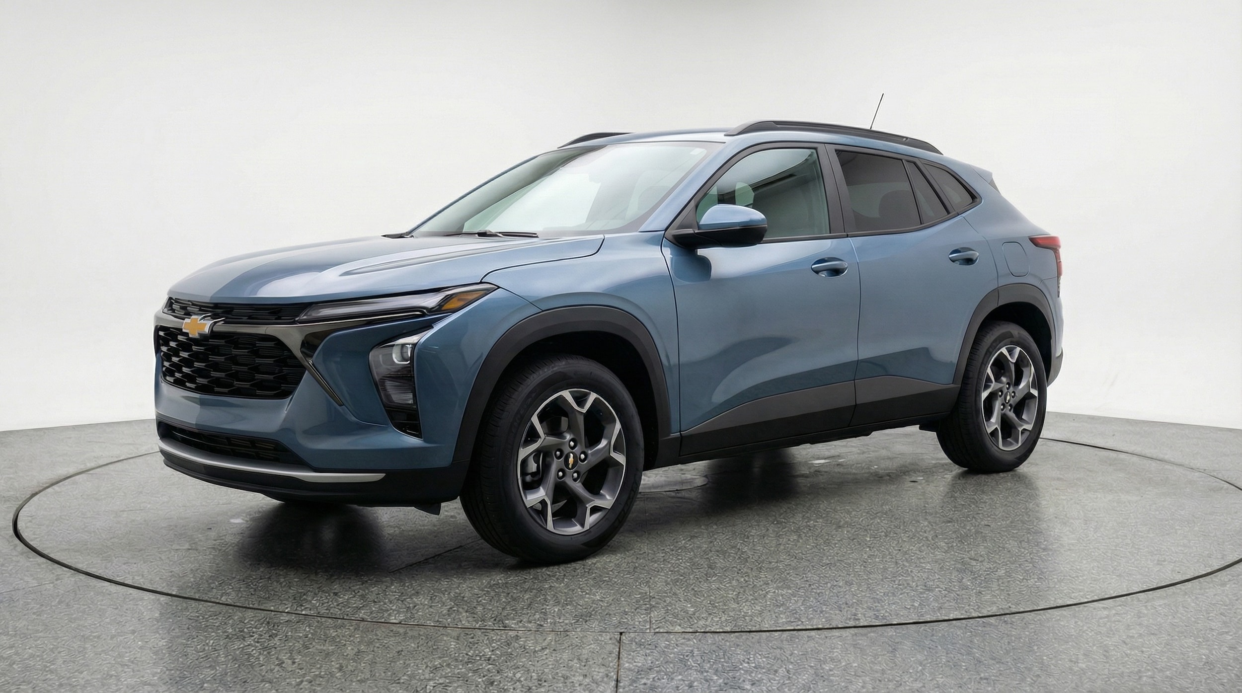 Thumbnail: 2025 Chevrolet Trax - 3