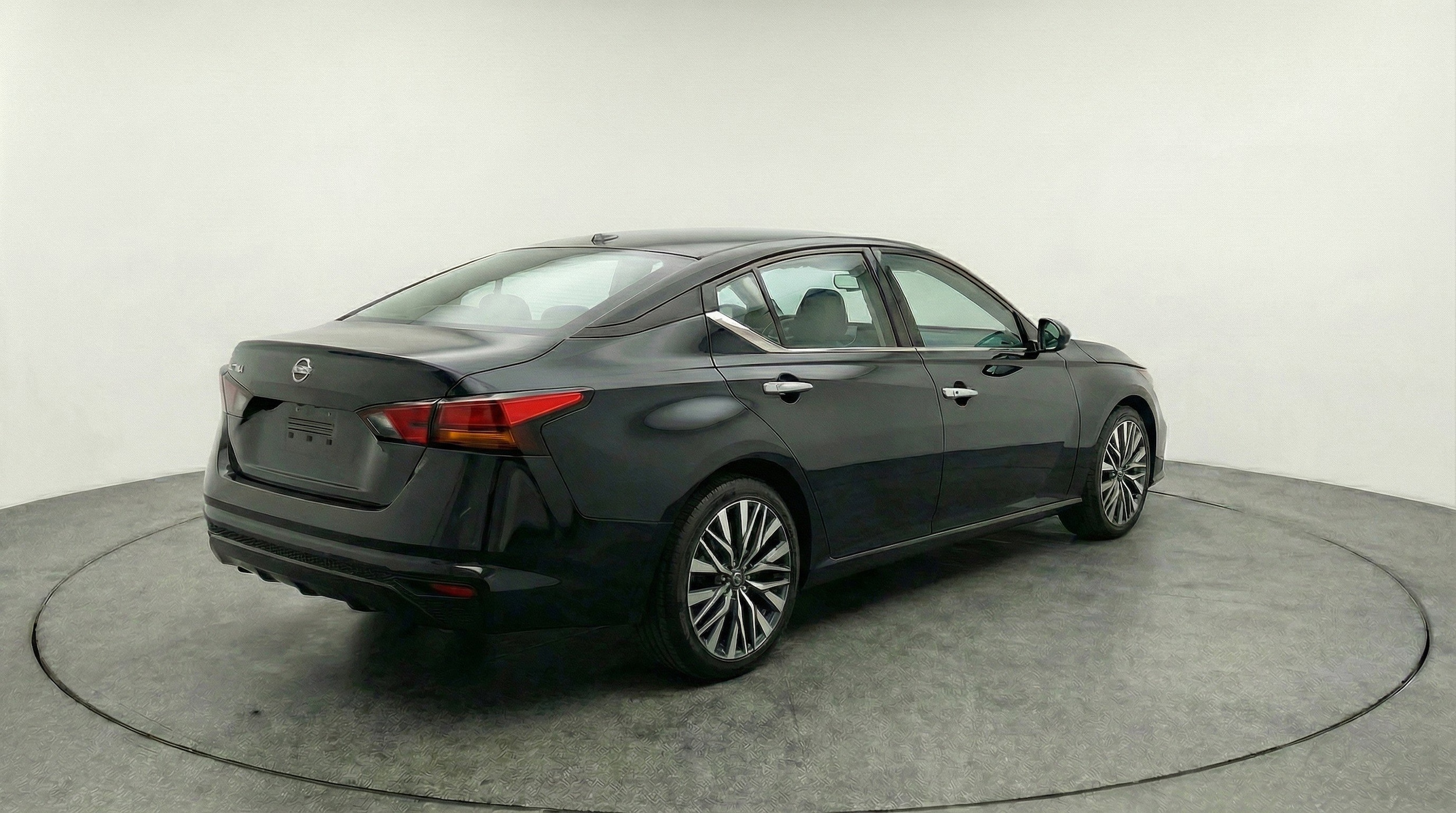 Thumbnail: 2025 Nissan Altima - 9