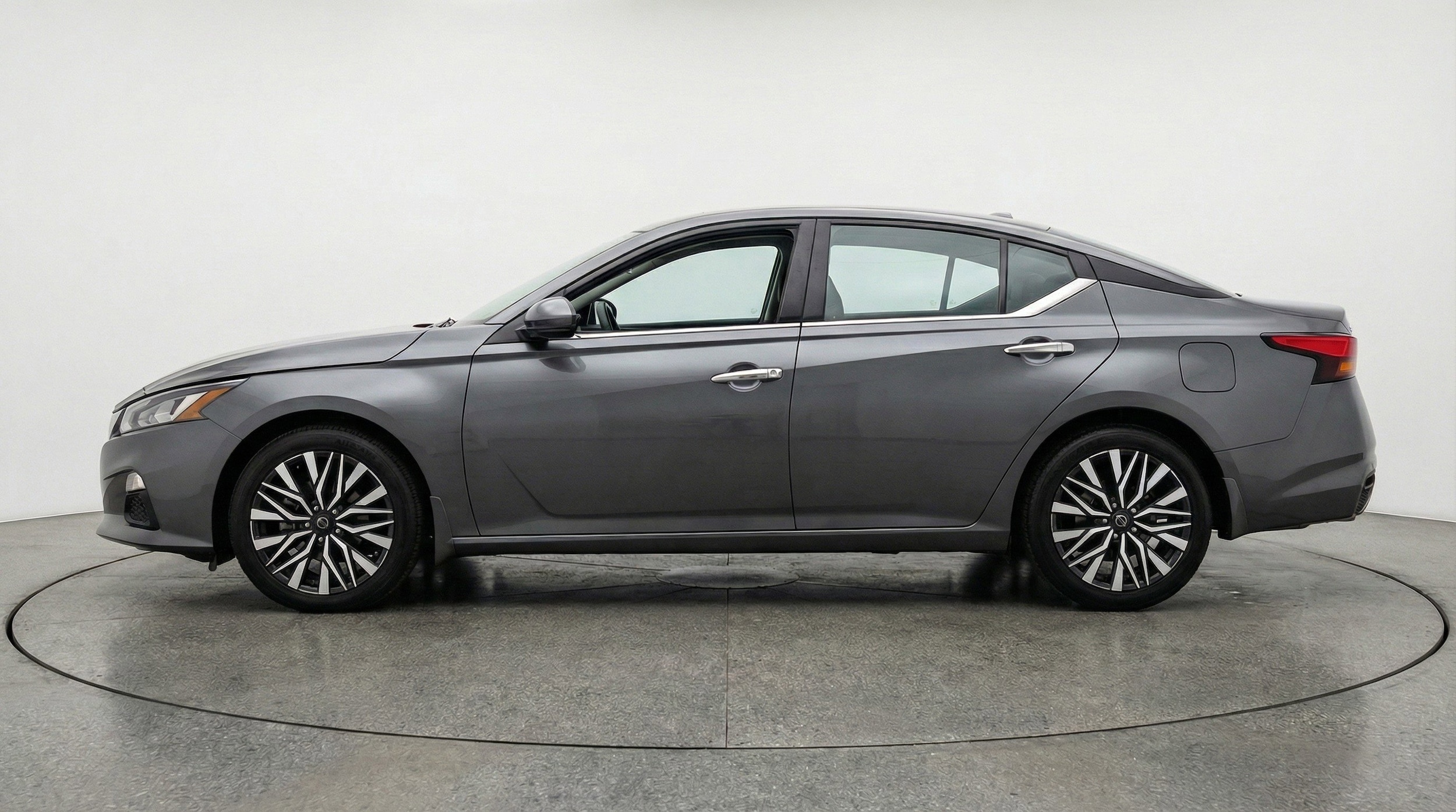Thumbnail: 2025 Nissan Altima - 5