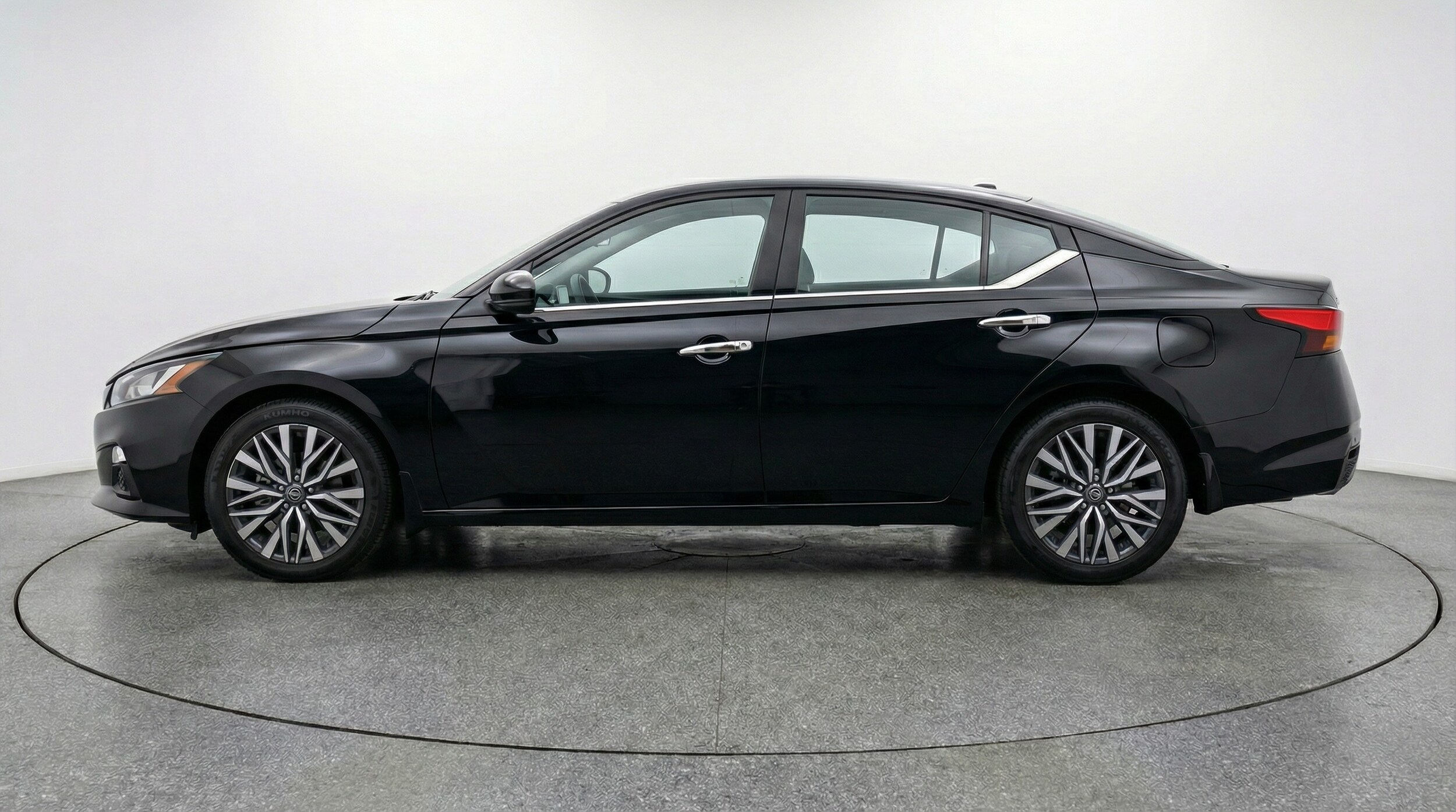 Thumbnail: 2025 Nissan Altima - 4