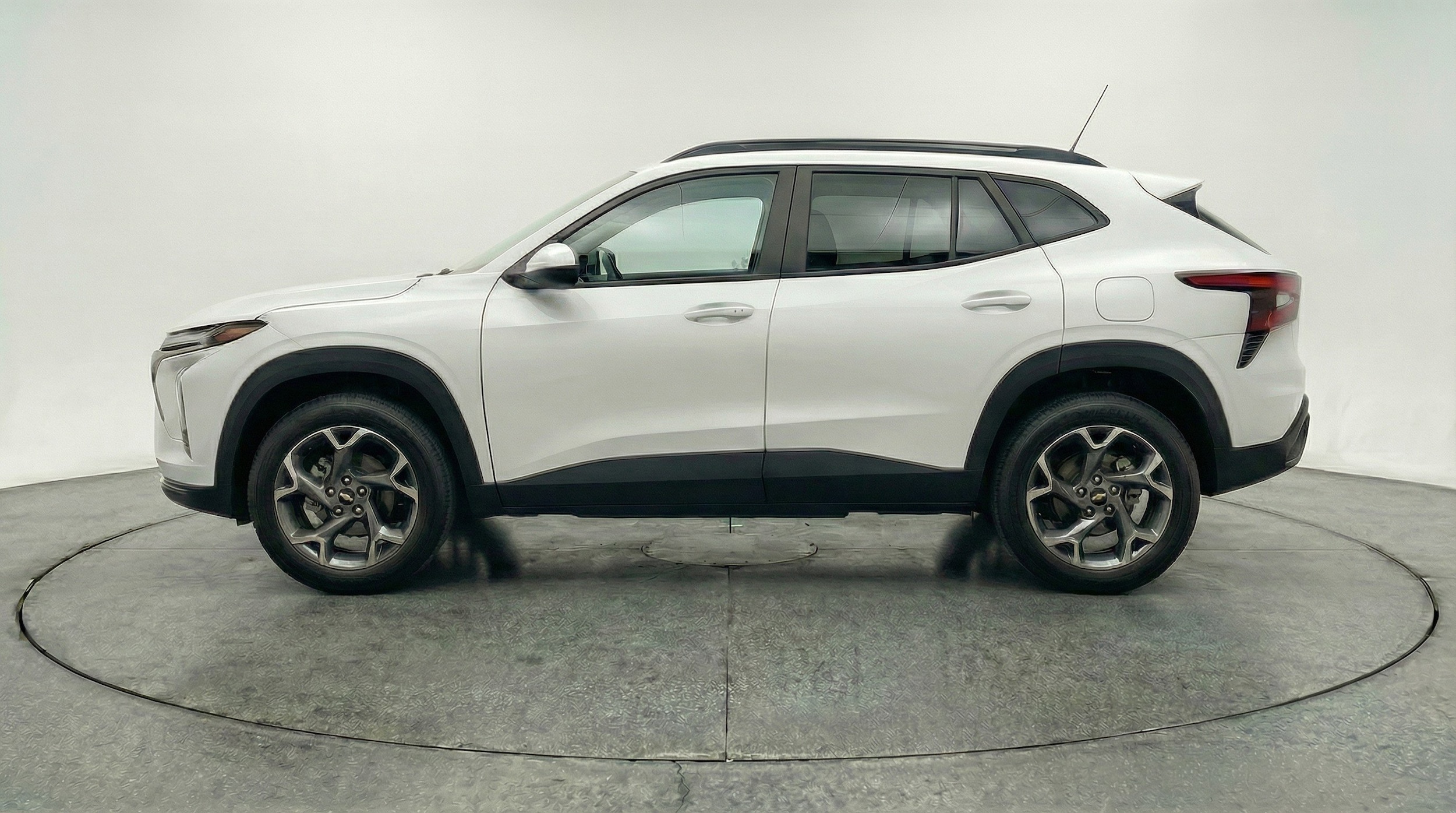 Thumbnail: 2025 Chevrolet Trax - 5