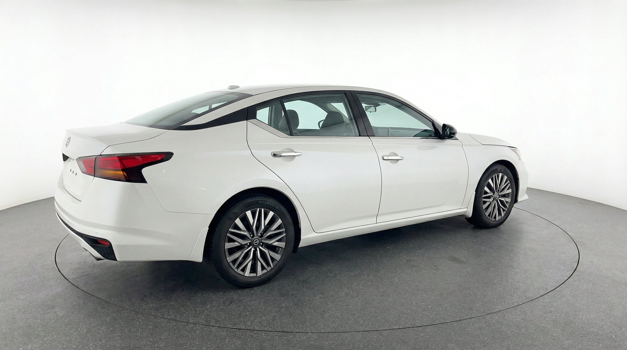 Thumbnail: 2025 Nissan Altima - 9