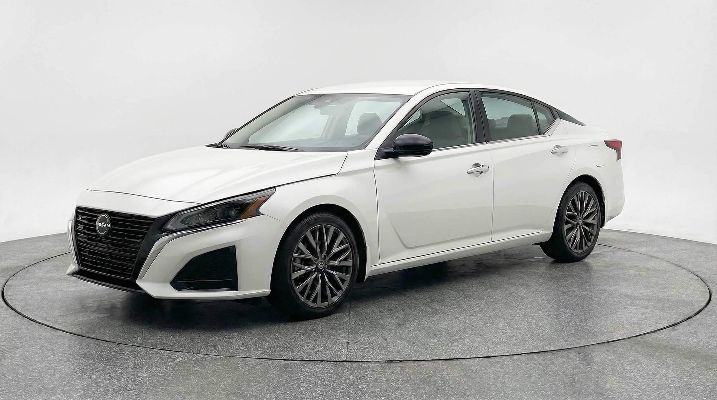 Thumbnail: 2025 Nissan Altima - 3