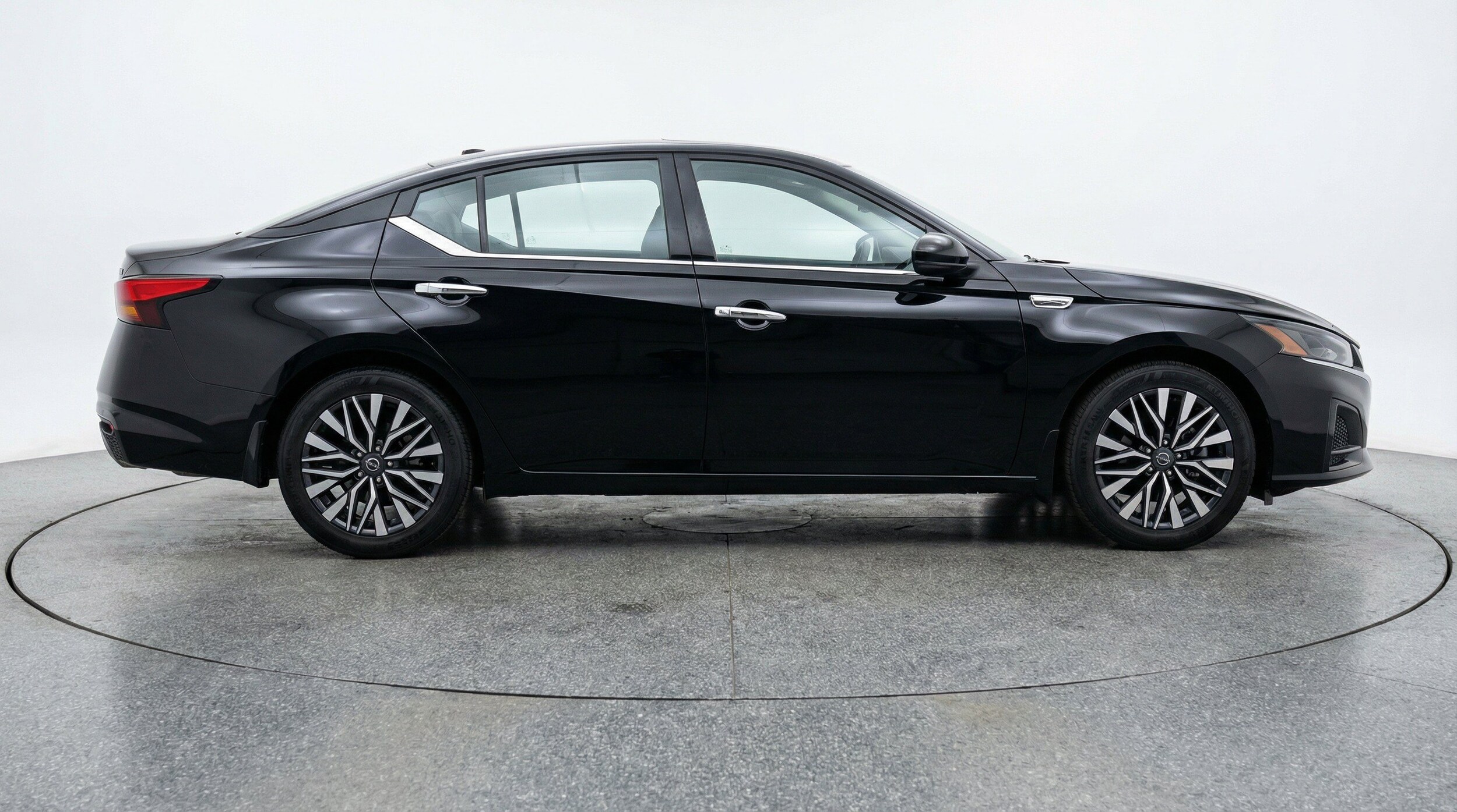 Thumbnail: 2025 Nissan Altima - 11