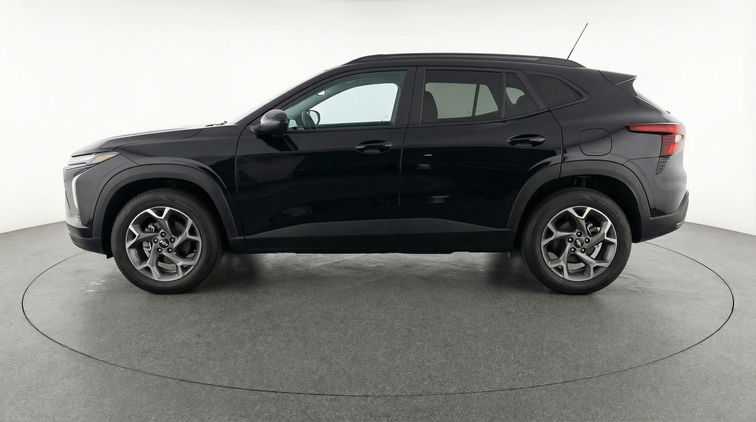 Thumbnail: 2025 Chevrolet Trax - 4