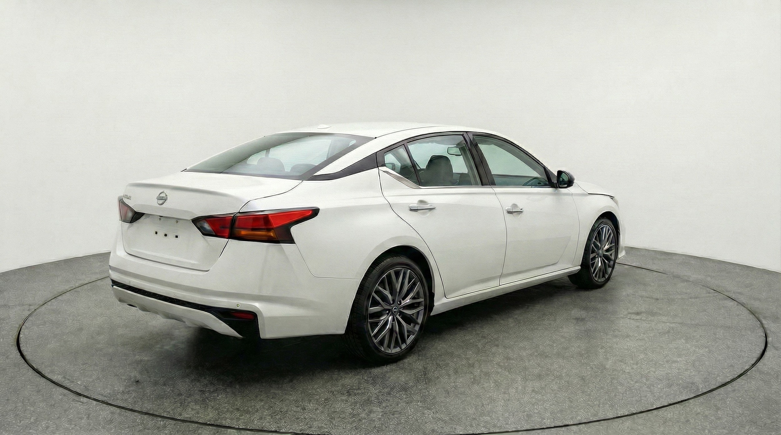 Thumbnail: 2025 Nissan Altima - 9