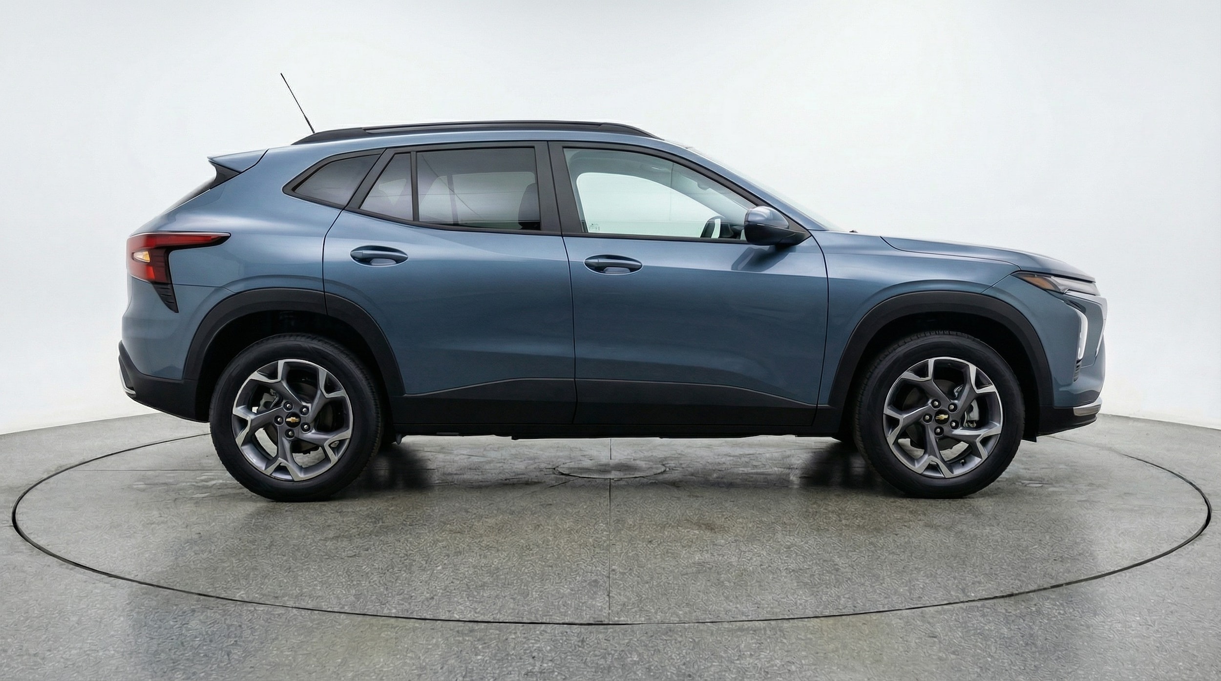 Thumbnail: 2025 Chevrolet Trax - 8