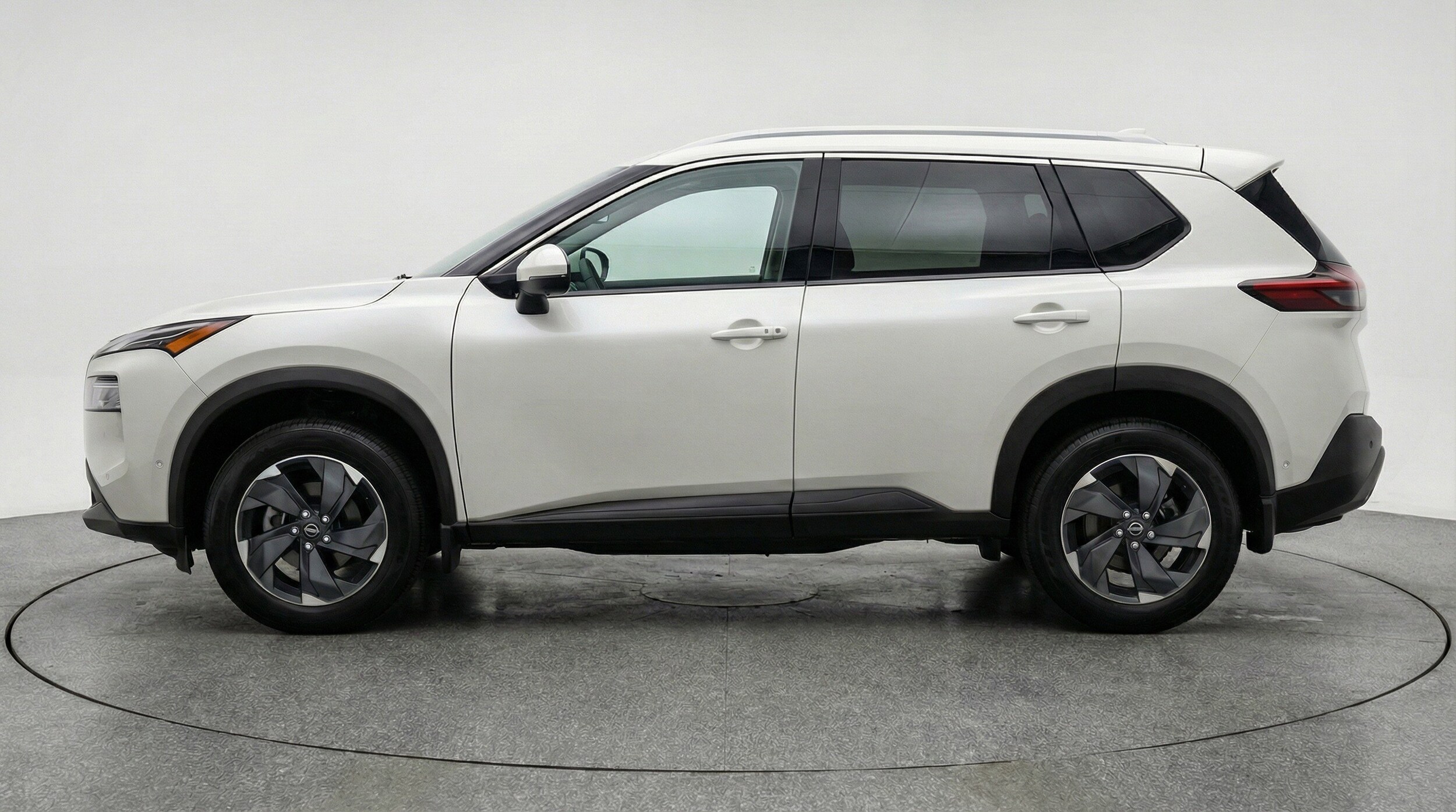Thumbnail: 2025 Nissan Rogue - 5