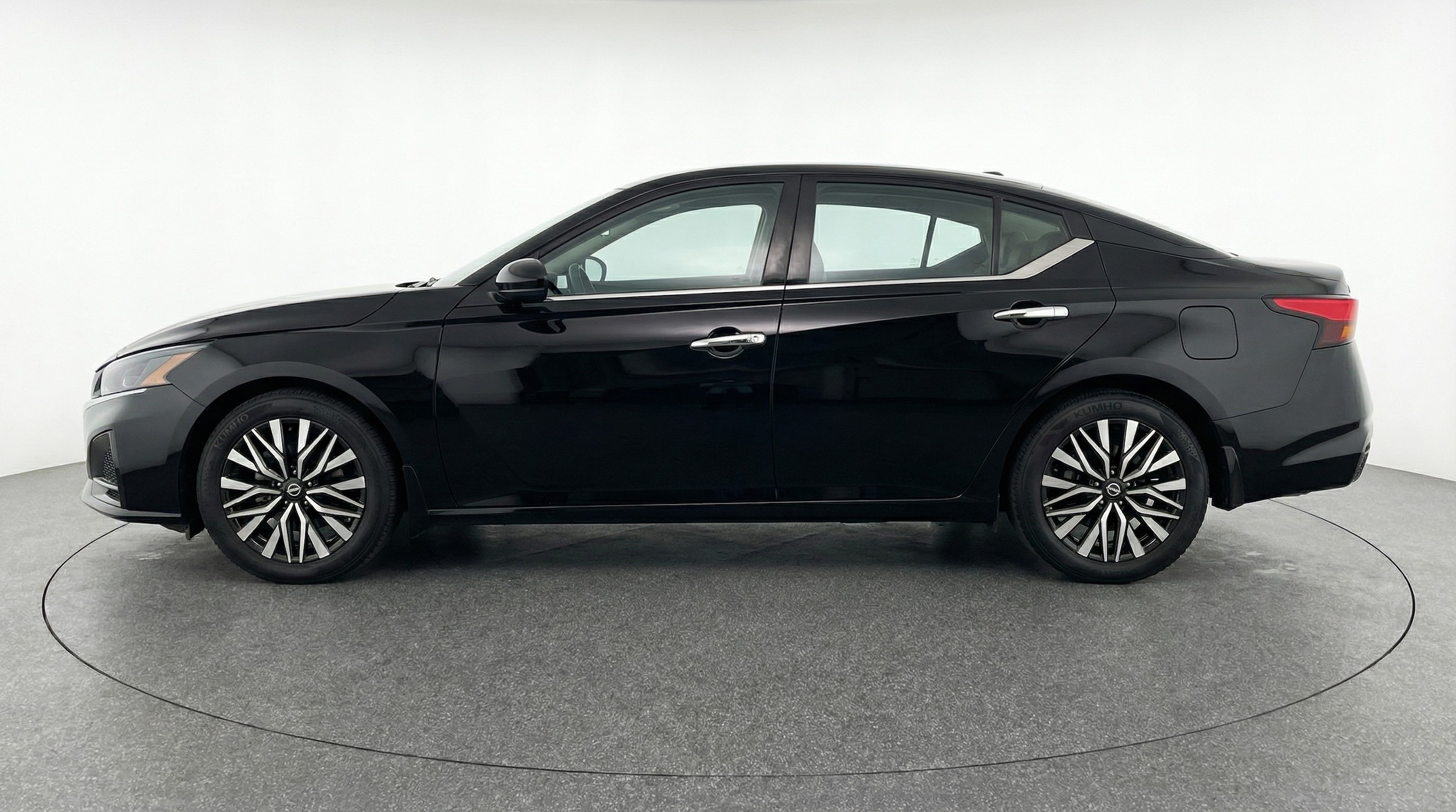 Thumbnail: 2025 Nissan Altima - 4