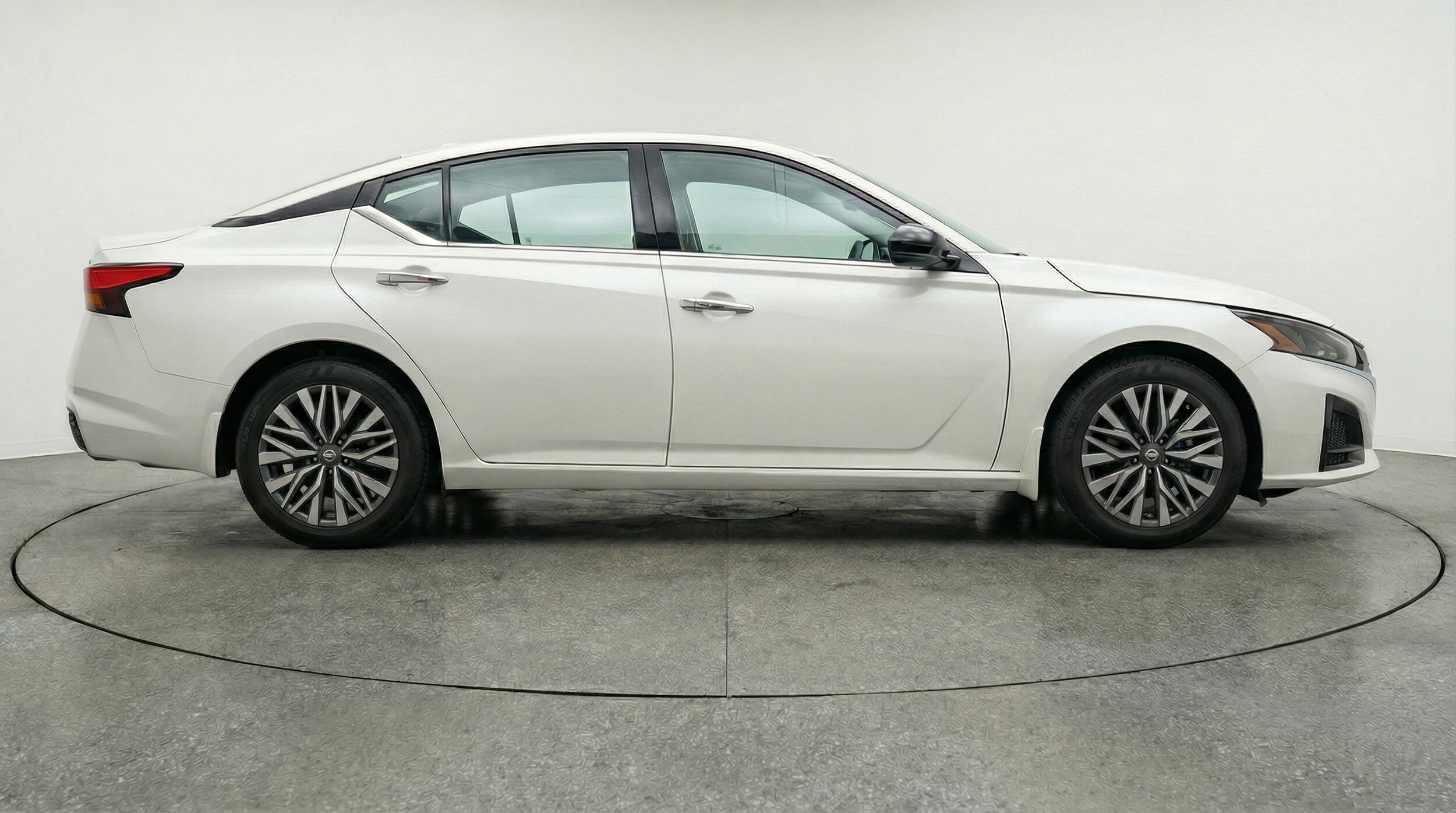 Thumbnail: 2025 Nissan Altima - 8