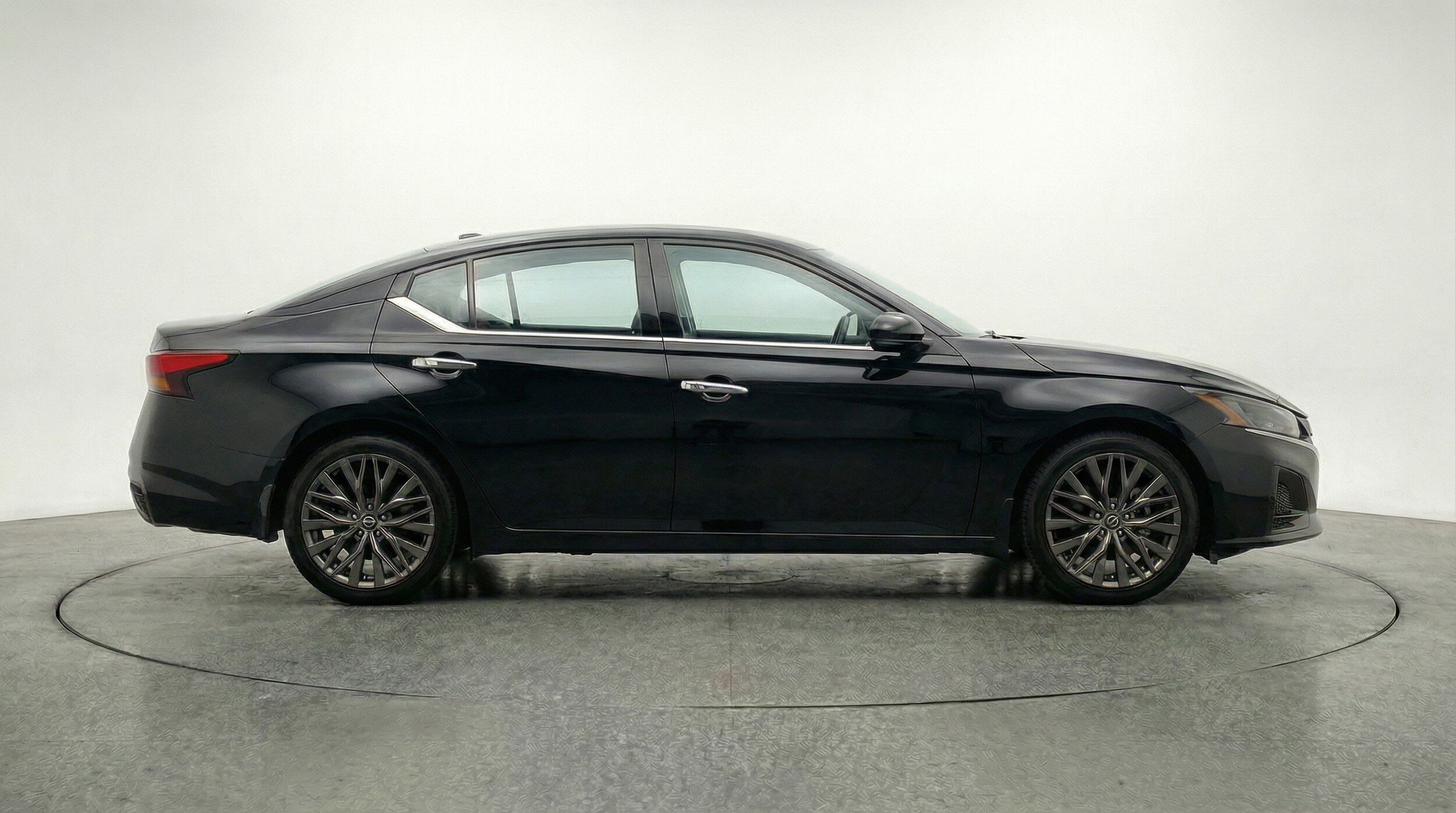 Thumbnail: 2025 Nissan Altima - 11
