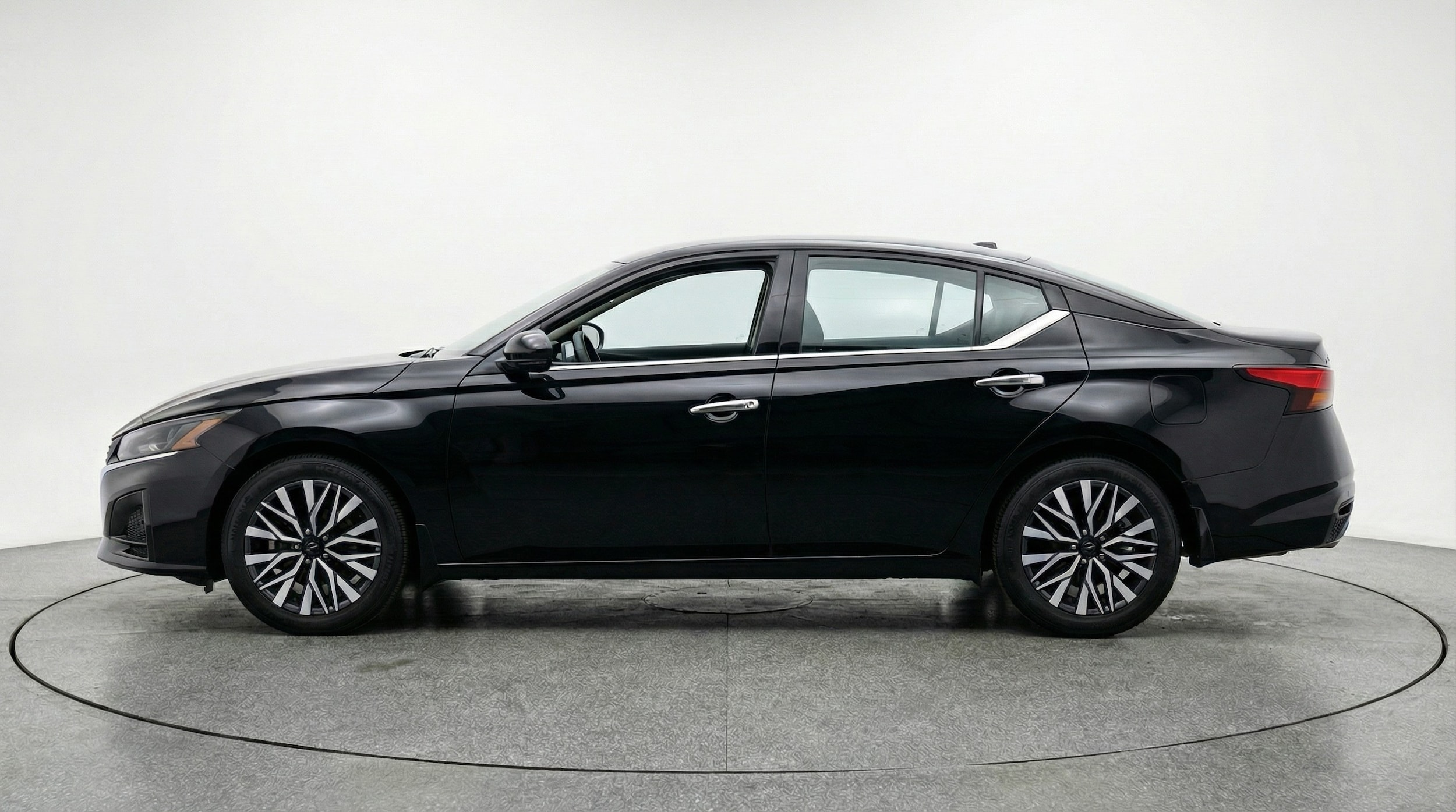 Thumbnail: 2025 Nissan Altima - 4