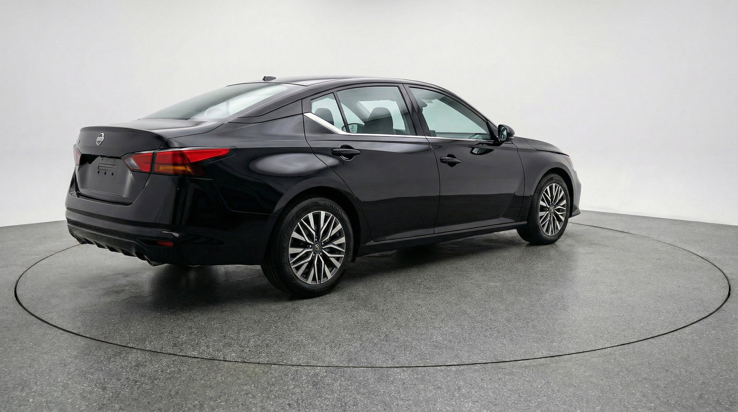 Thumbnail: 2025 Nissan Altima - 9