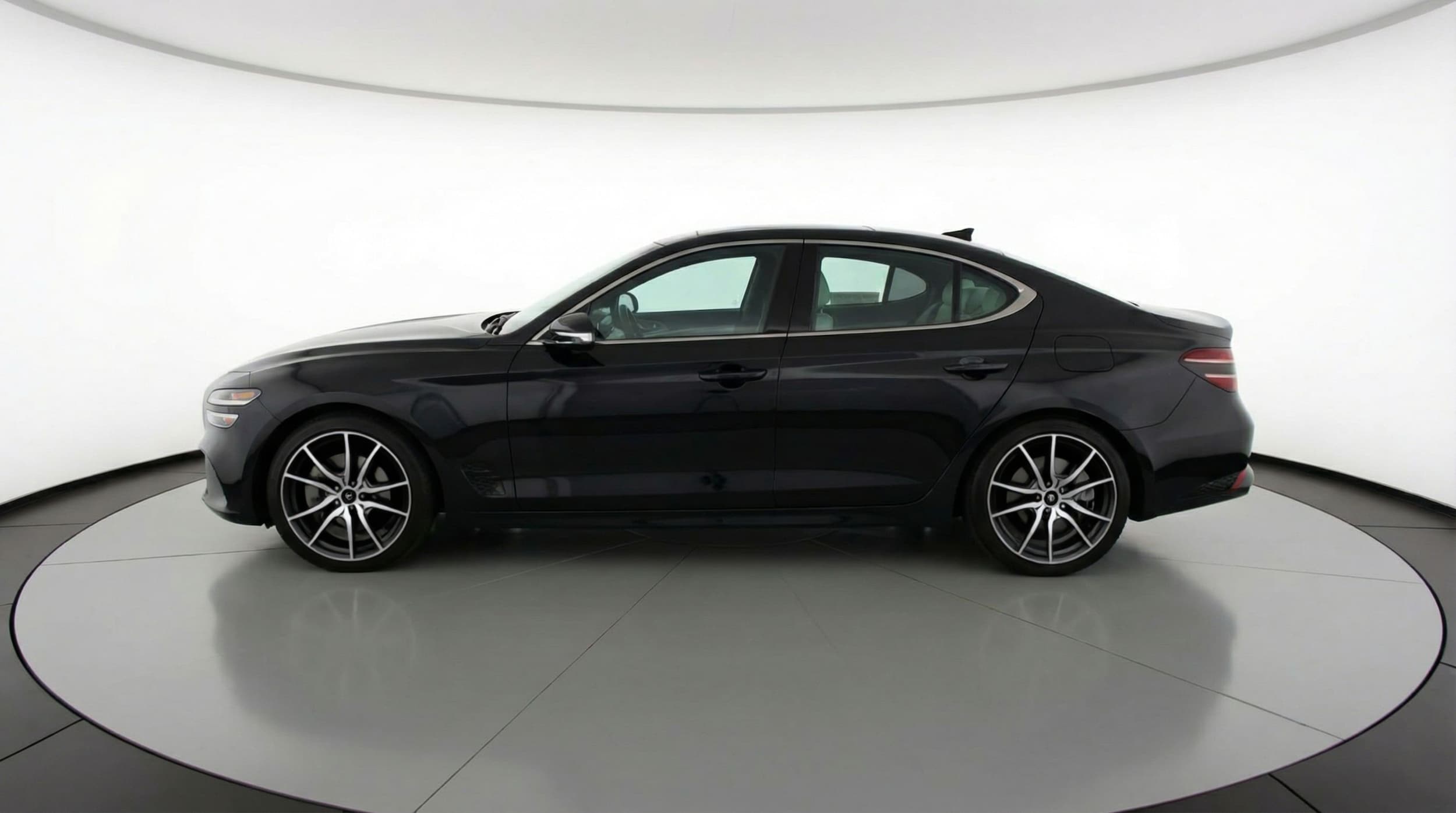 Thumbnail: 2025 Genesis G70 - 4