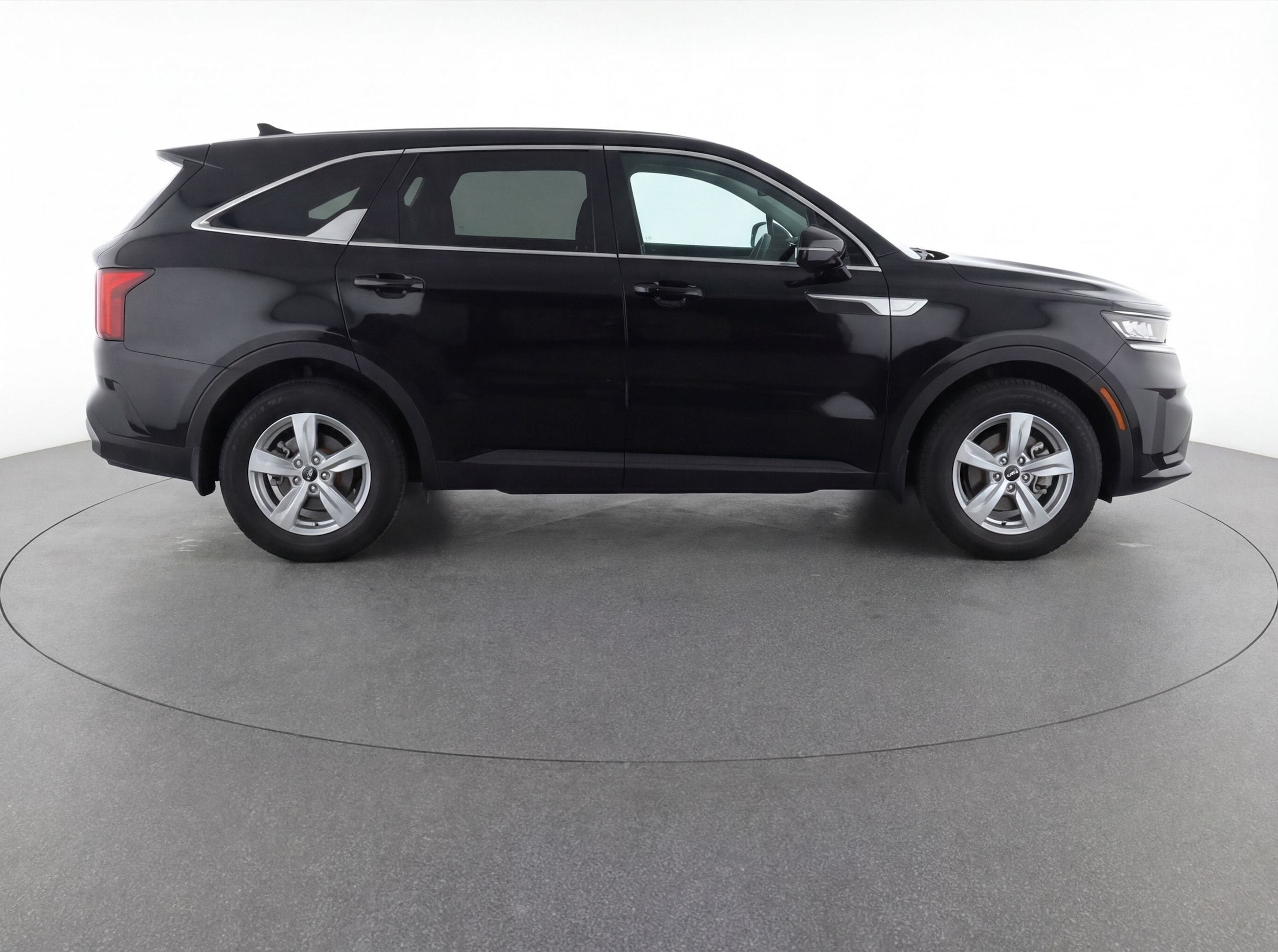 Thumbnail: 2023 Kia Sorento - 8