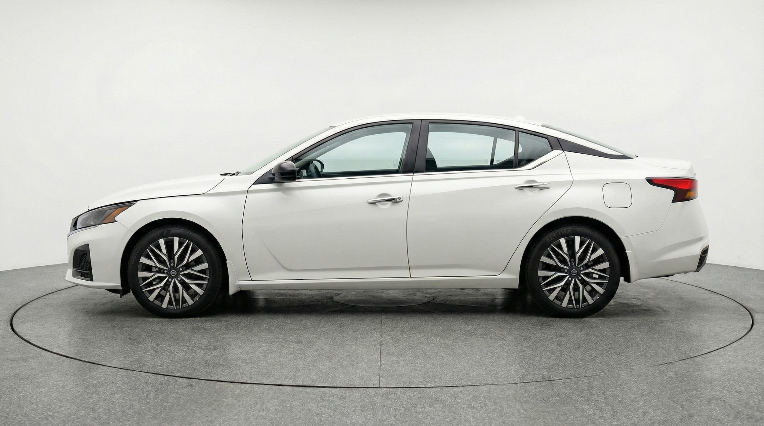 Thumbnail: 2025 Nissan Altima - 4