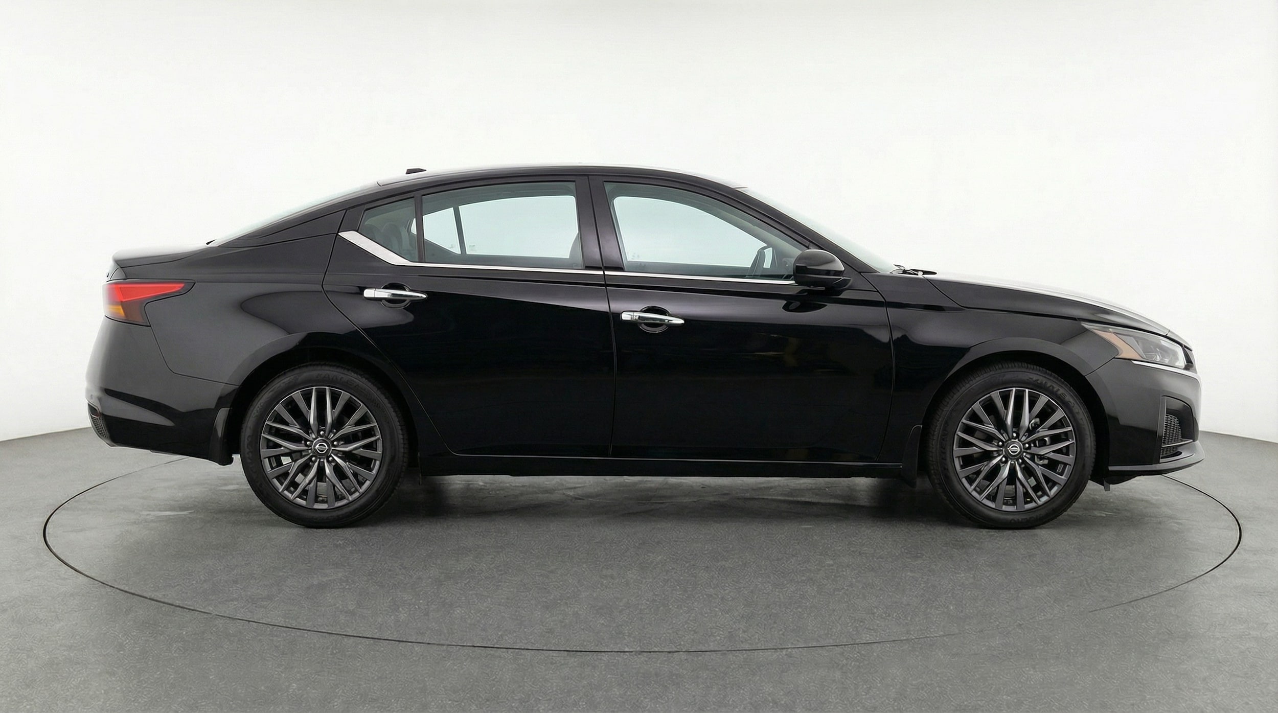 Thumbnail: 2025 Nissan Altima - 8