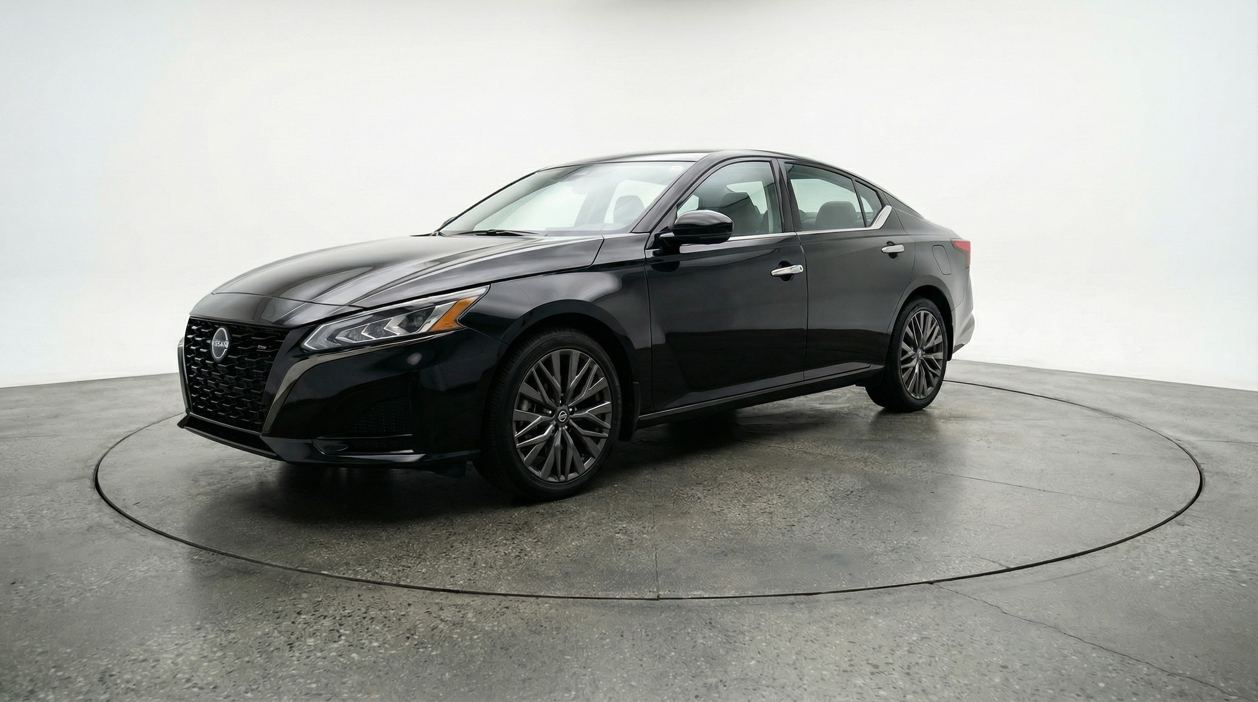 Thumbnail: 2025 Nissan Altima - 3