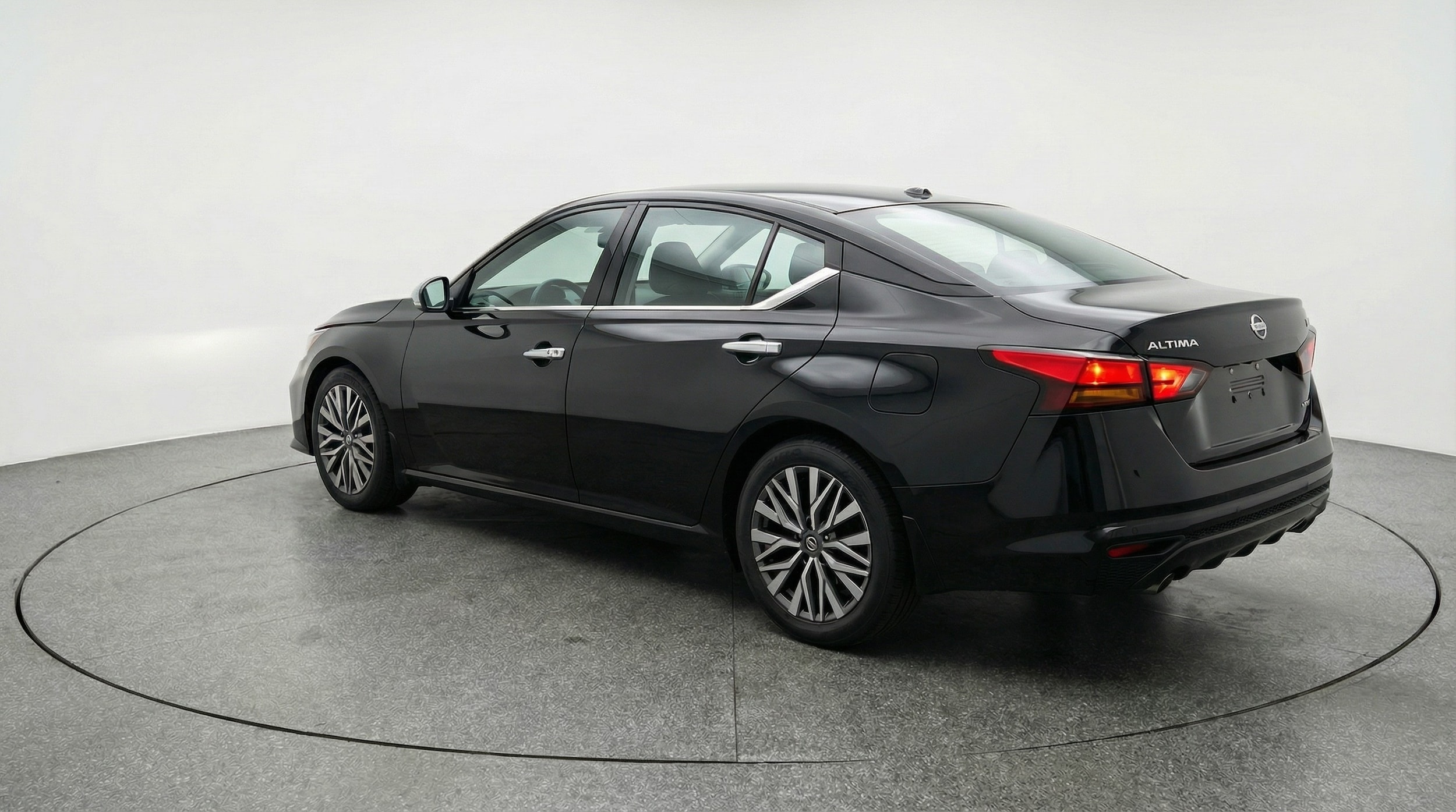 Thumbnail: 2025 Nissan Altima - 5