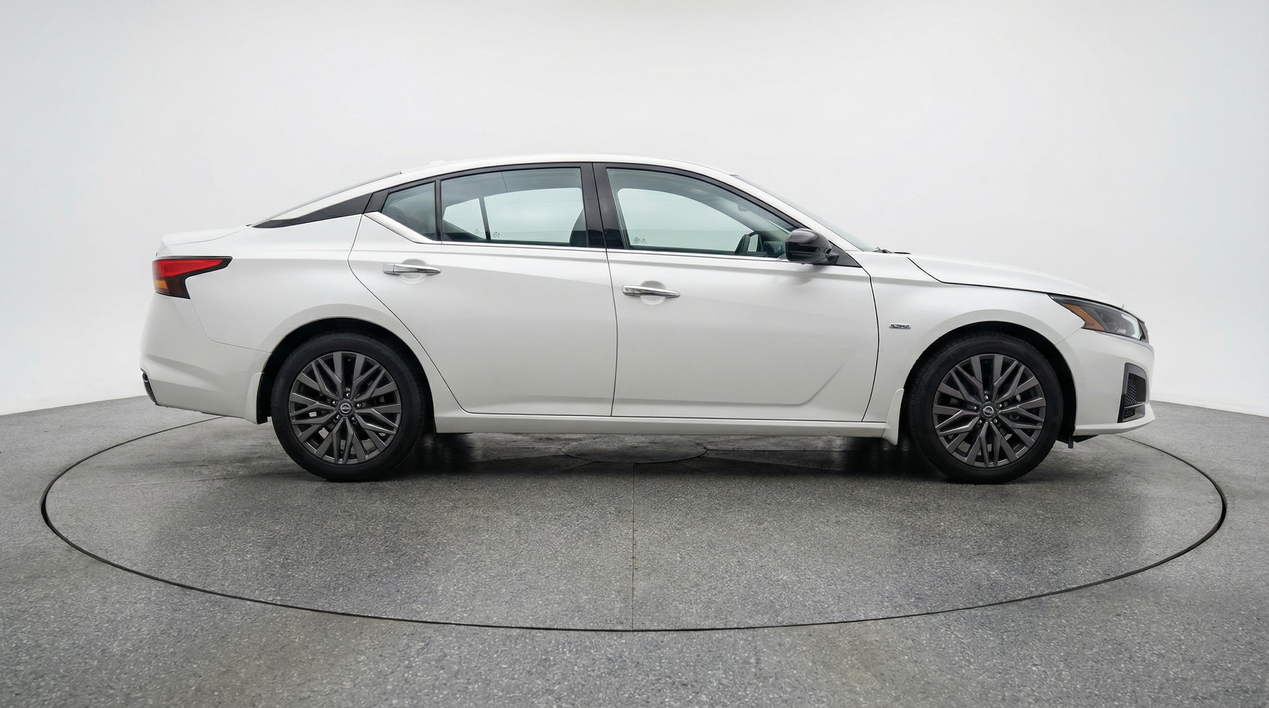 Thumbnail: 2025 Nissan Altima - 8