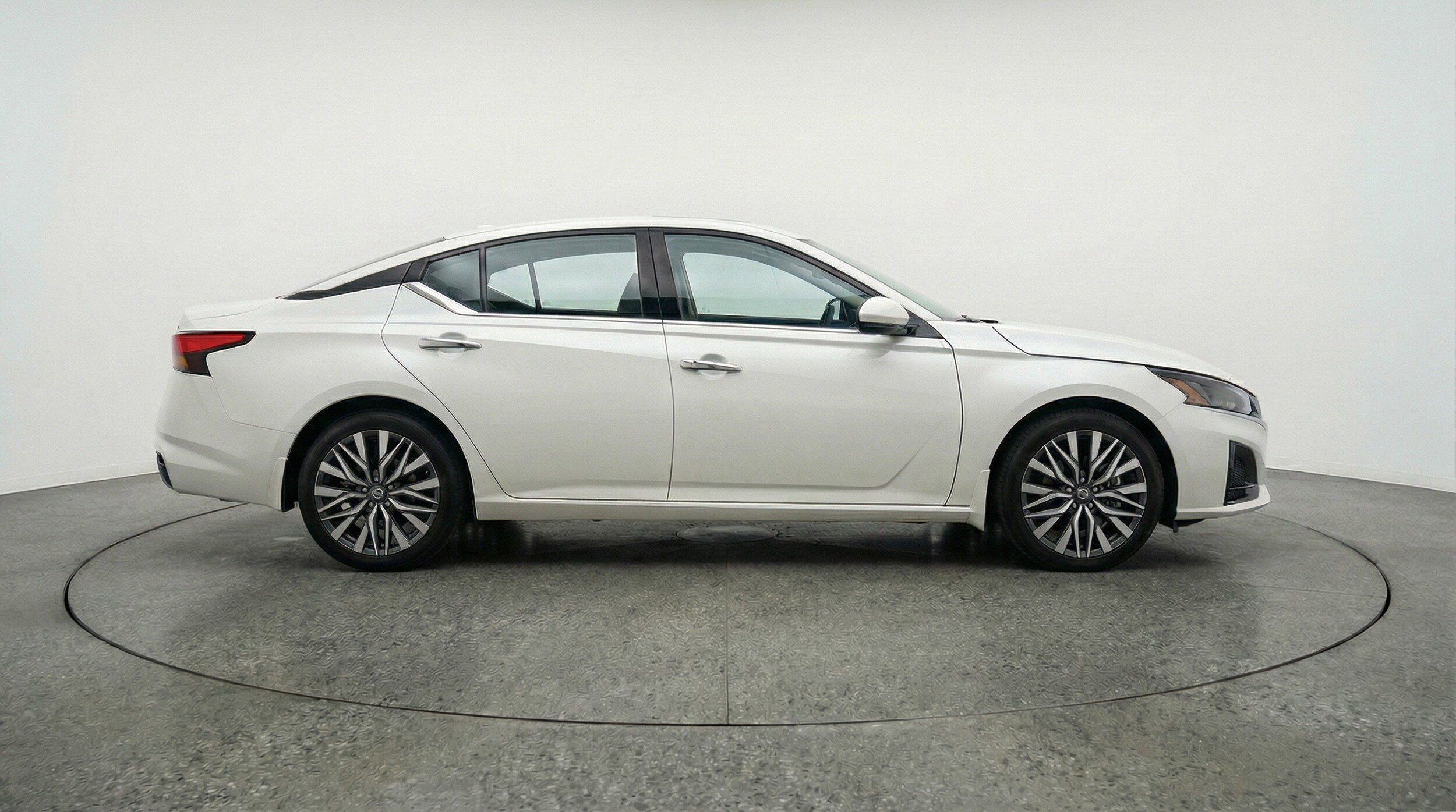 Thumbnail: 2025 Nissan Altima - 11