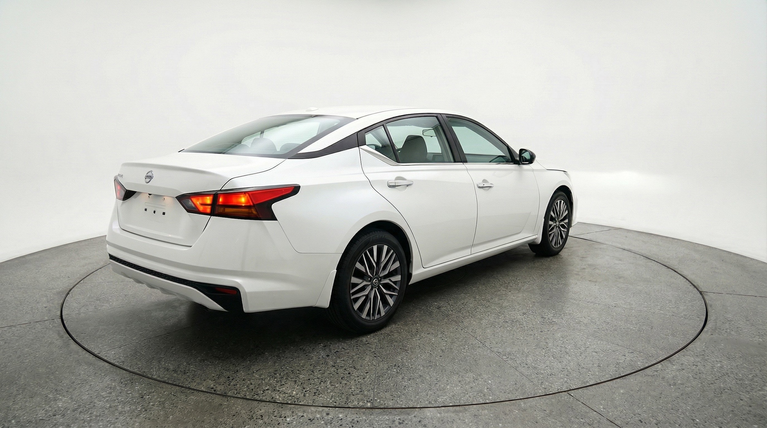 Thumbnail: 2025 Nissan Altima - 9