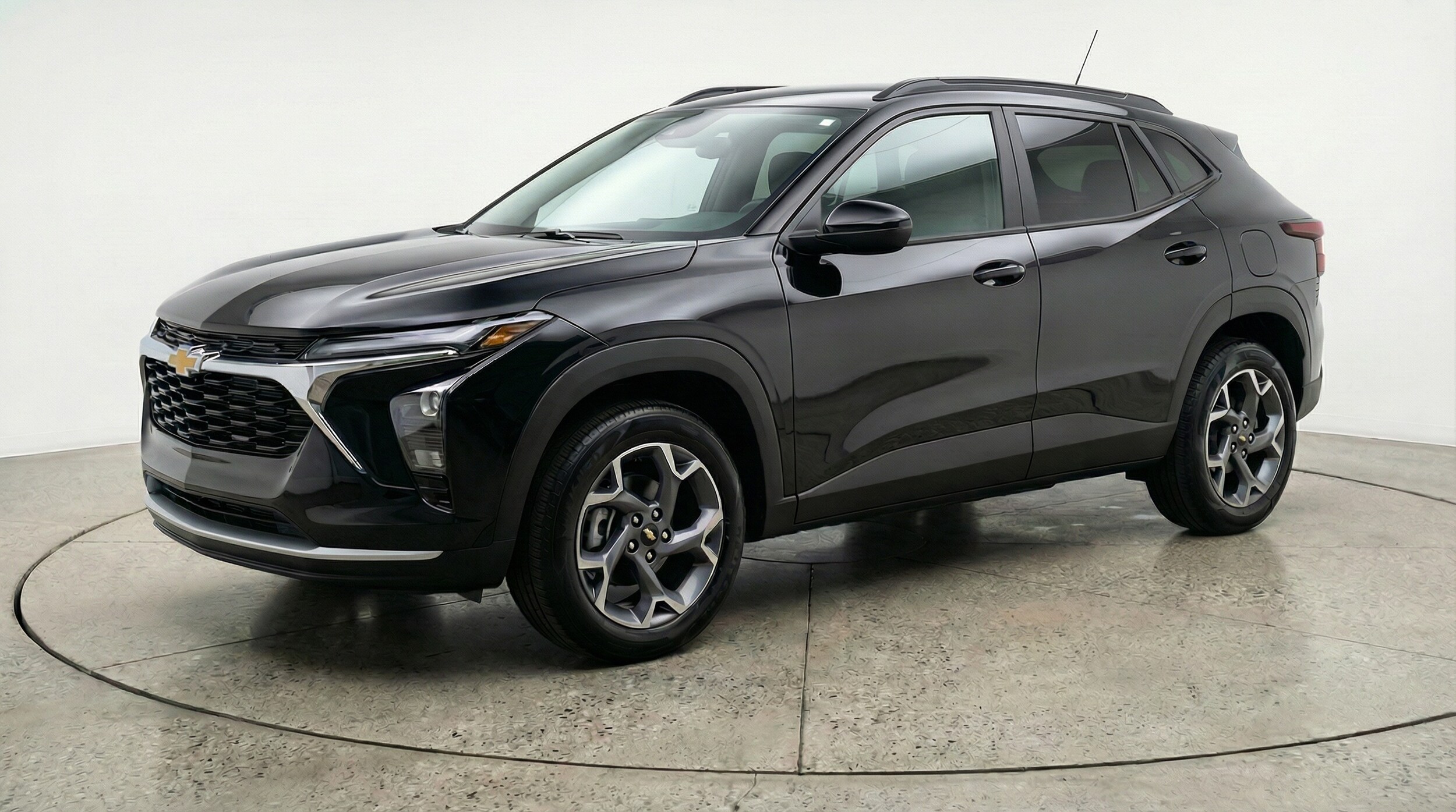 Thumbnail: 2025 Chevrolet Trax - 3