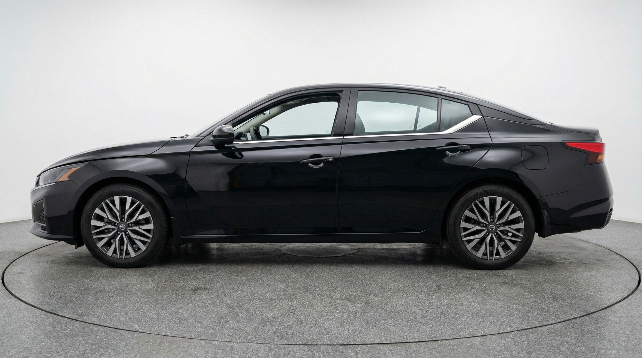 Thumbnail: 2025 Nissan Altima - 4