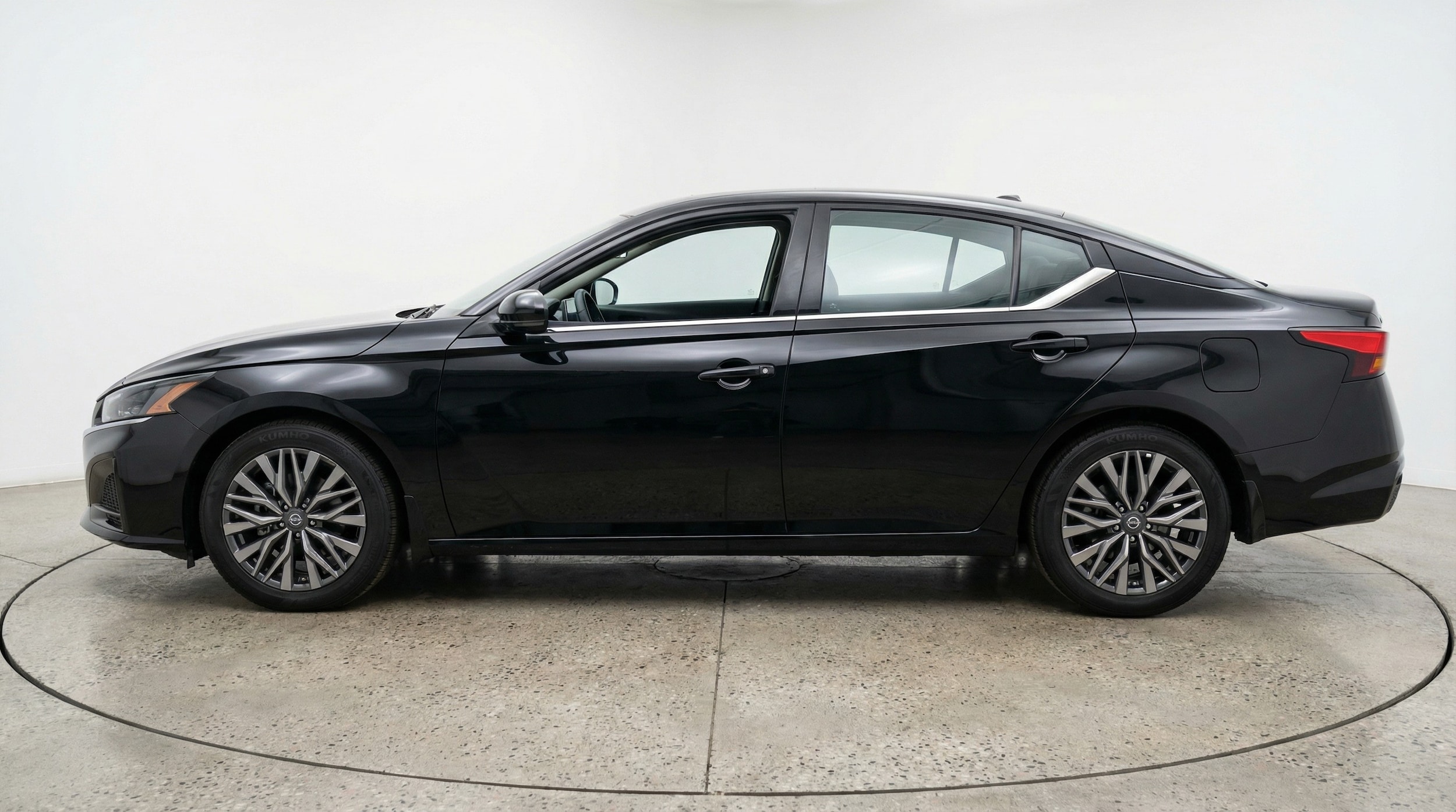 Thumbnail: 2025 Nissan Altima - 4