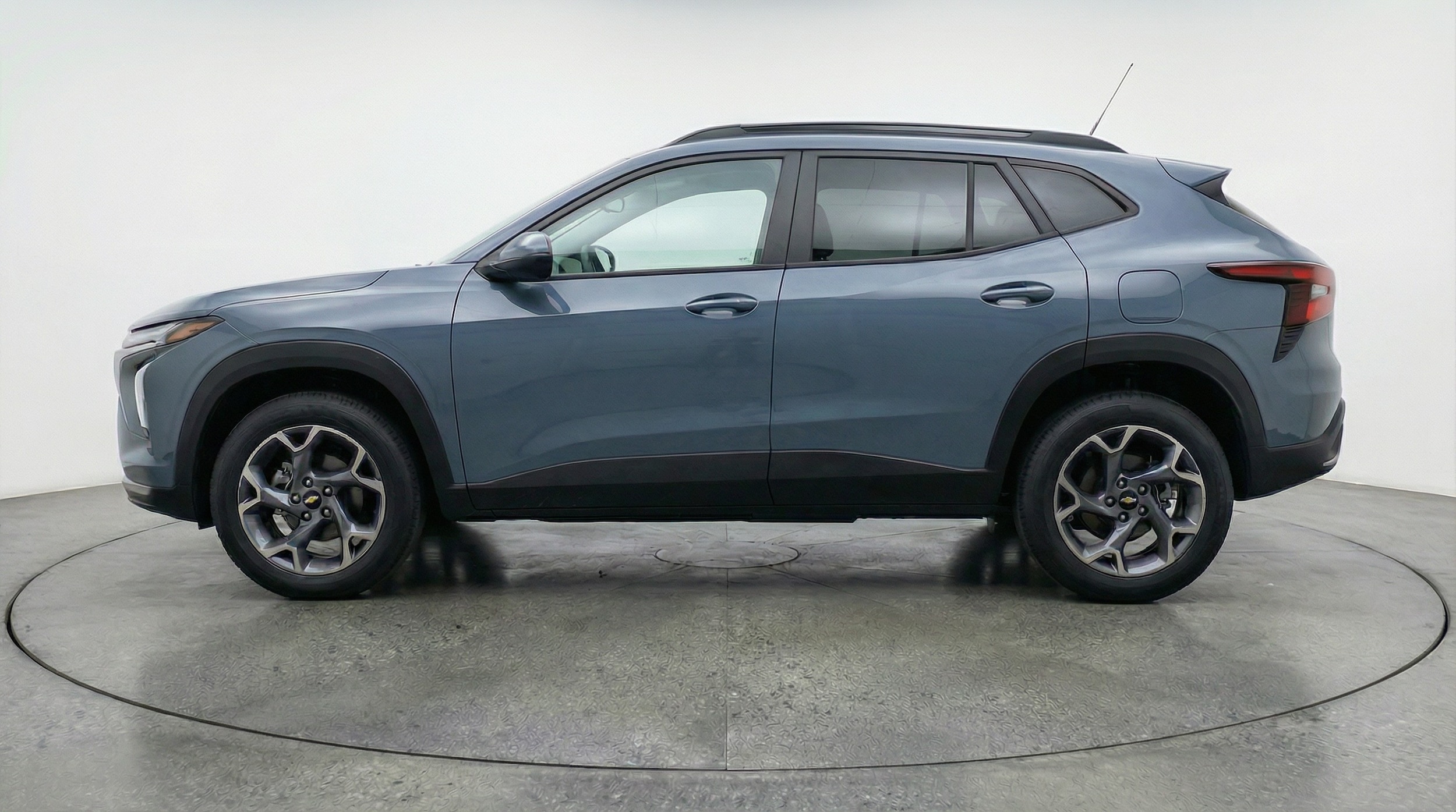 Thumbnail: 2025 Chevrolet Trax - 4