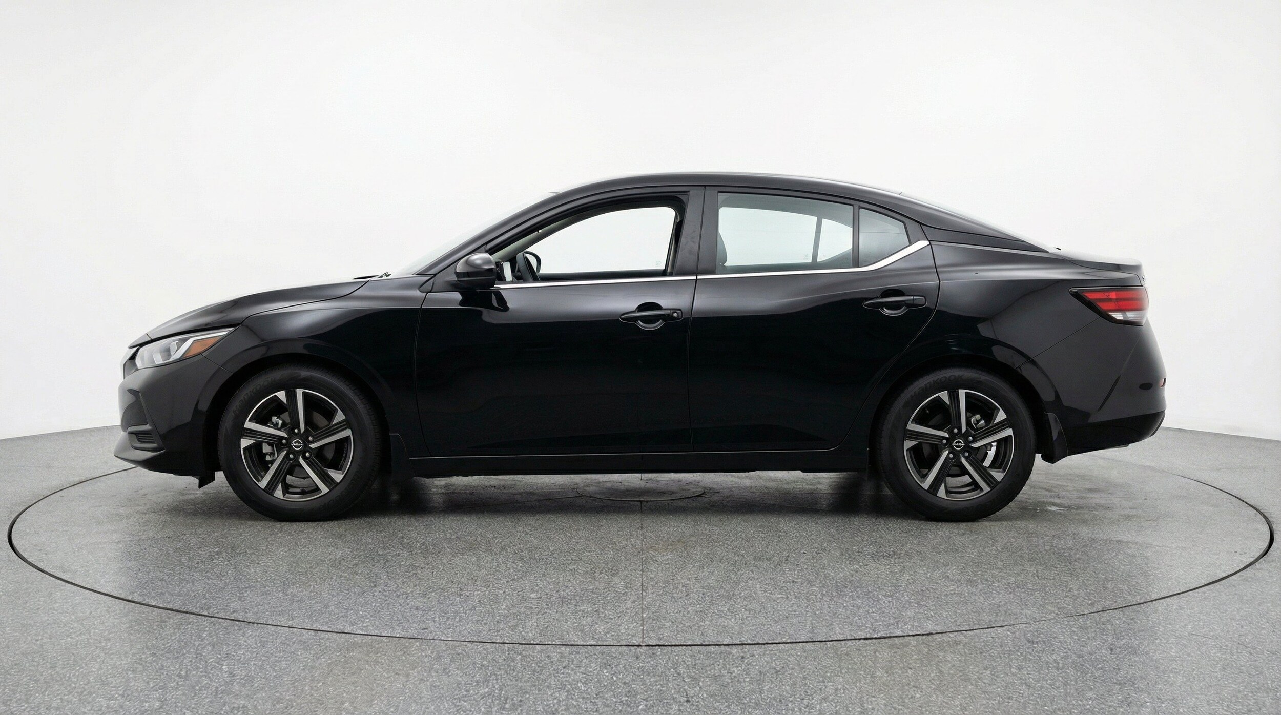 Thumbnail: 2025 Nissan Sentra - 5