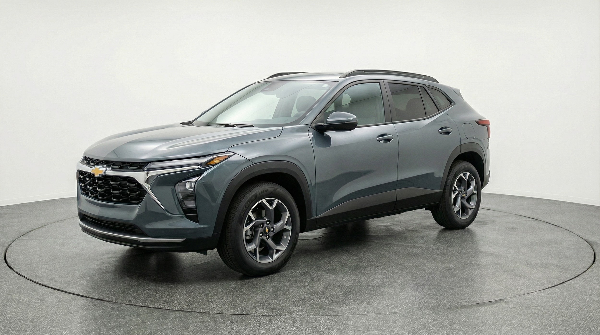 Thumbnail: 2025 Chevrolet Trax - 3